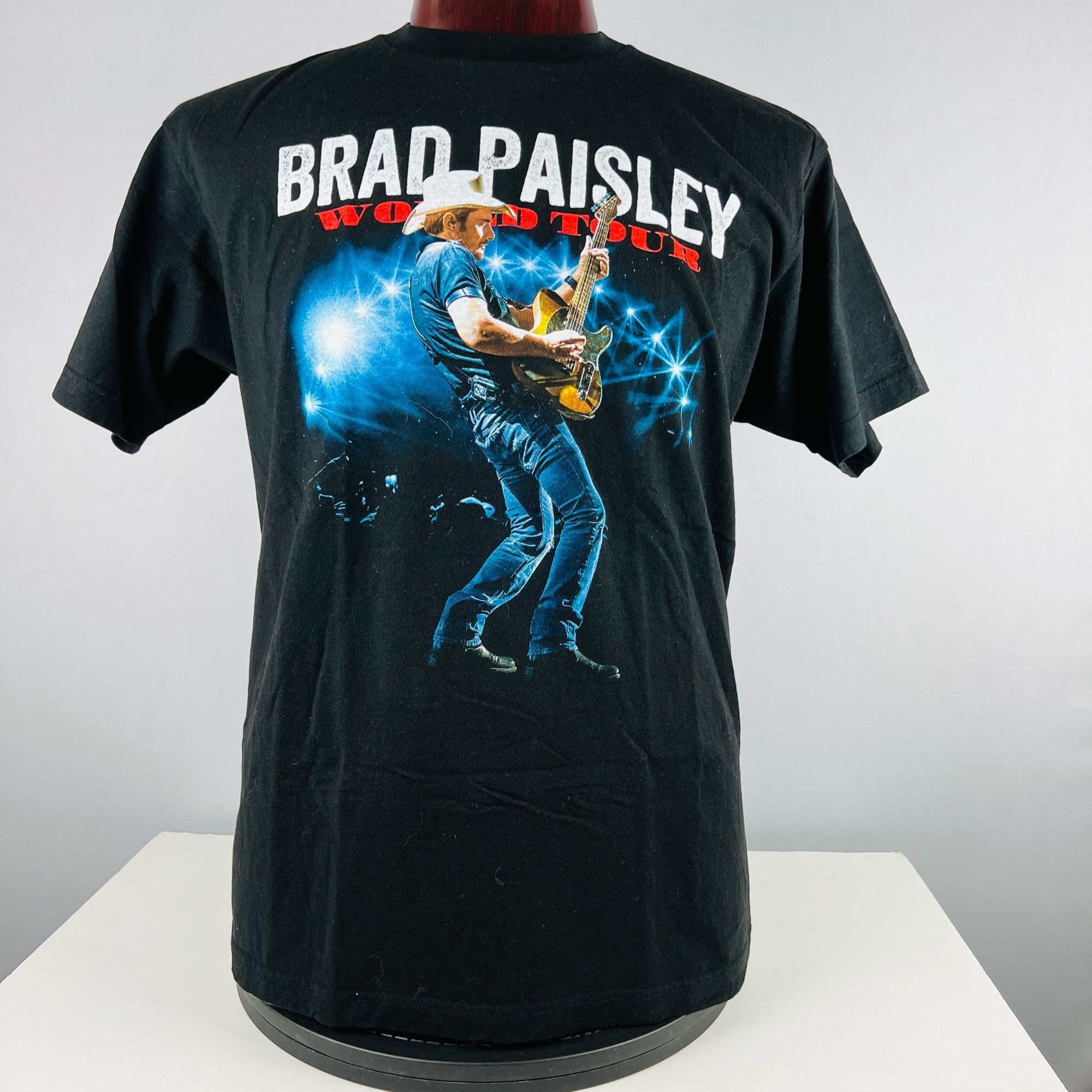Tultex Brad Paisley World Tour Concert XL T-Shirt Shirt Size US XL / EU 56 / 4 - 1 Thumbnail
