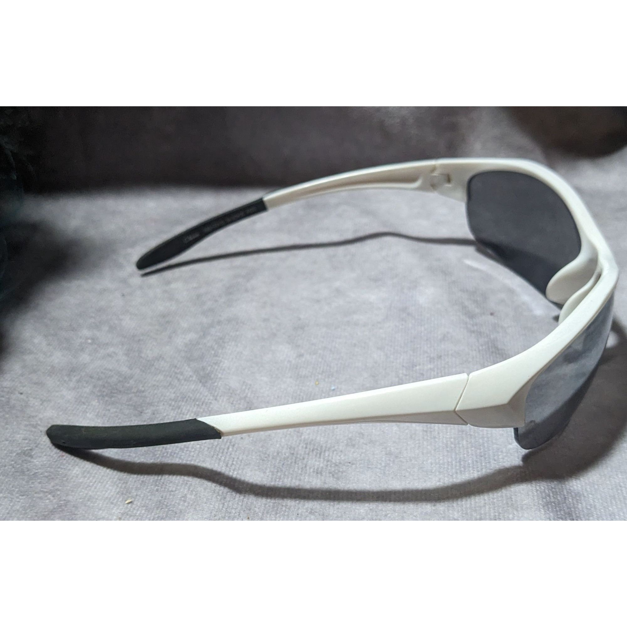 Foster Grant Foster Grant Black And White Sporty Rookie Sunglasses Size ONE SIZE - 3 Thumbnail