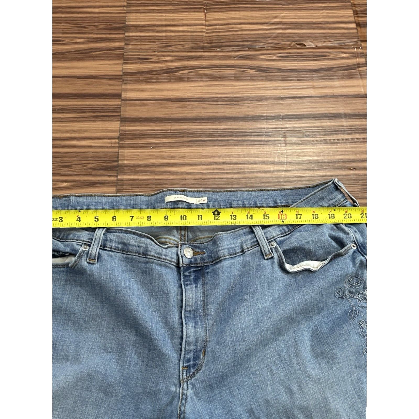Levi's Levi's Women’s Classic Boot Jeans Blue Denim 24W Regular Zip Mid Bootcut Size 42" / US 20 - 4 Thumbnail