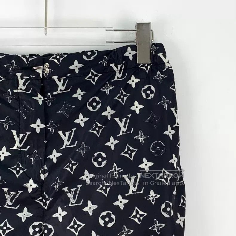 Louis Vuitton Louis Vuitton Black logo presbyopic full print corset casu Size US 36 / EU 52 - 3 Thumbnail