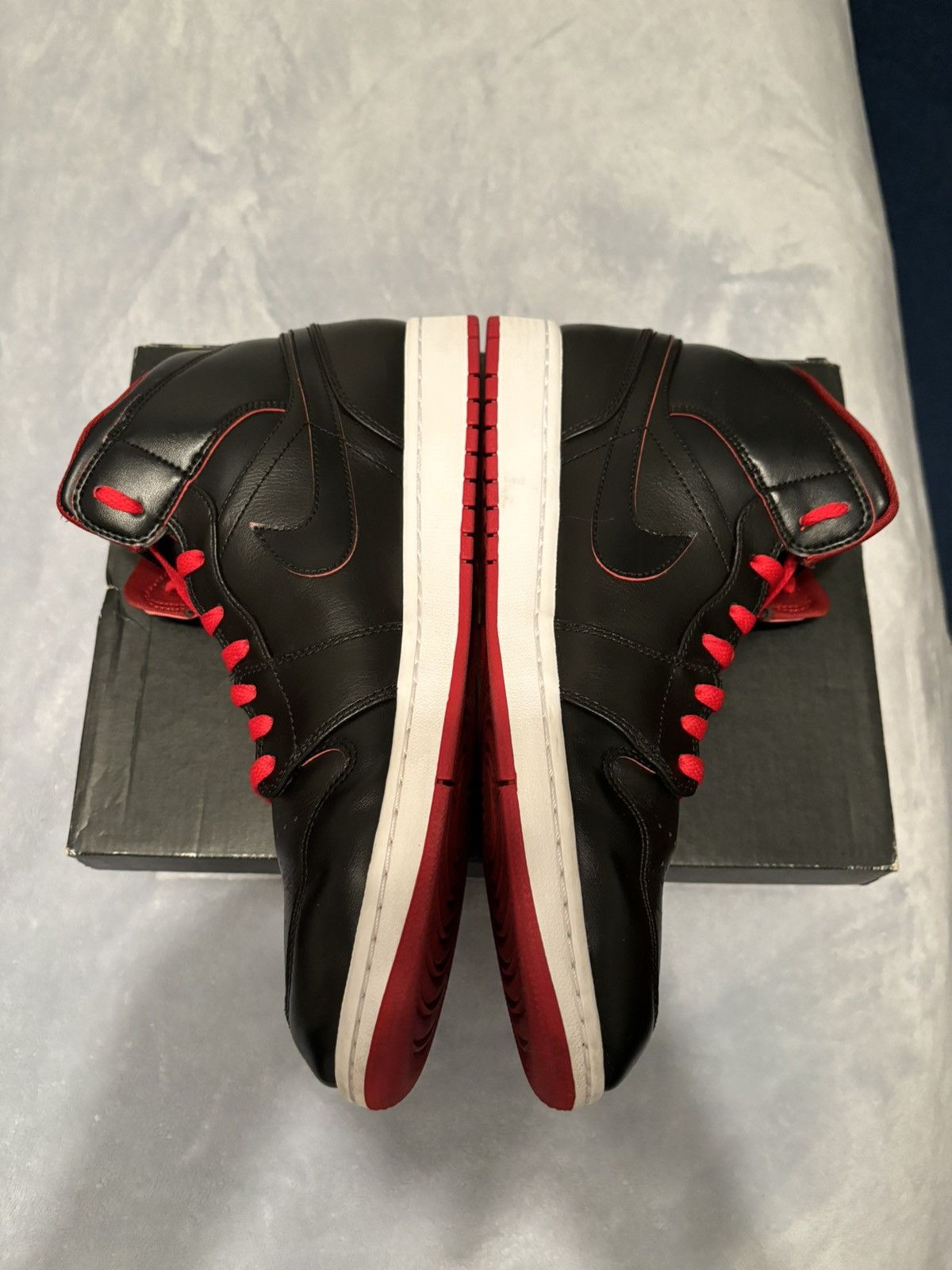 Jordan Brand Air Jordan 1 Mid Black Red 2015 Size 11.5 Size US 11.5 / EU 44-45 - 4 Thumbnail