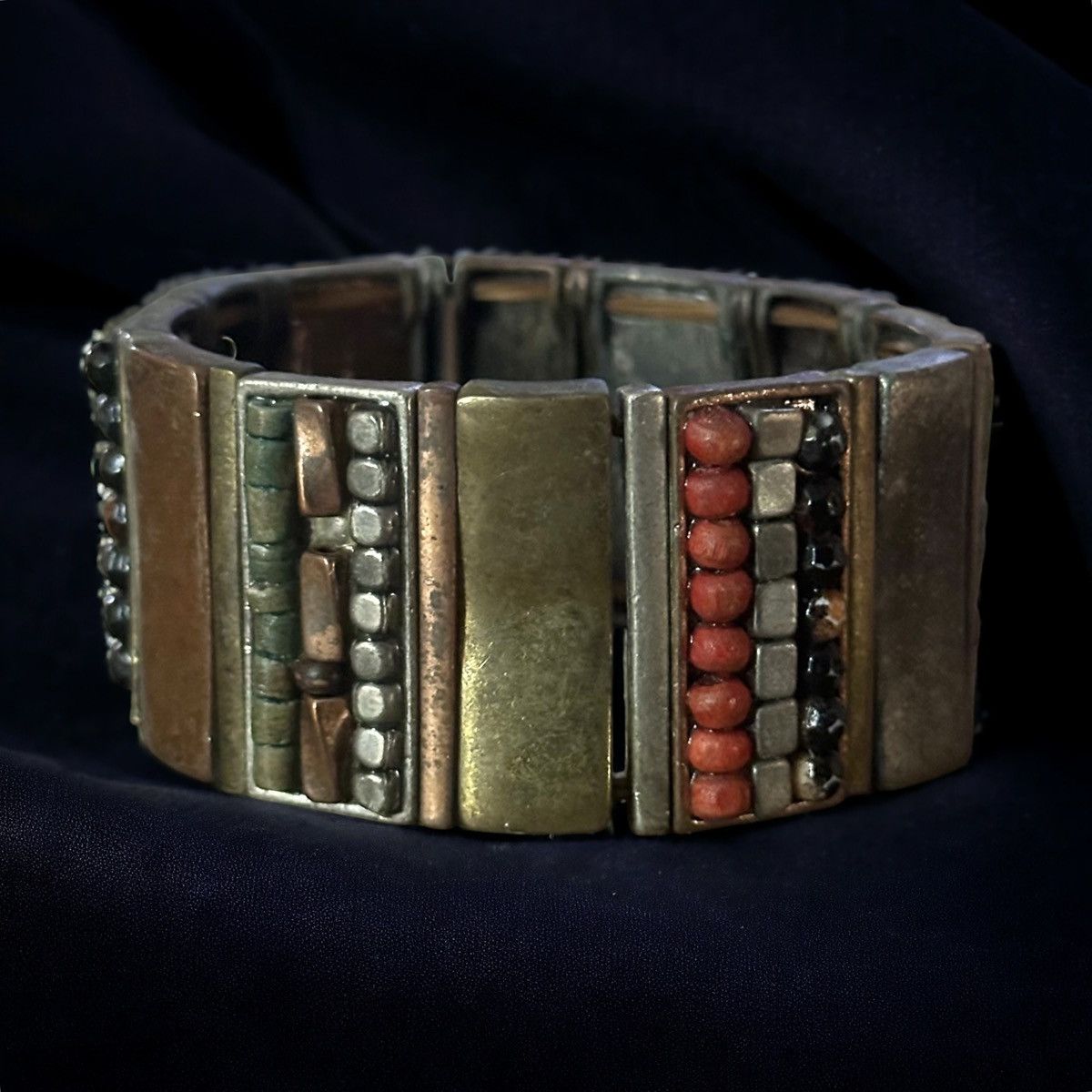 Vintage Vintage mixed metal and beads stretch bracelet Size ONE SIZE - 1 Thumbnail