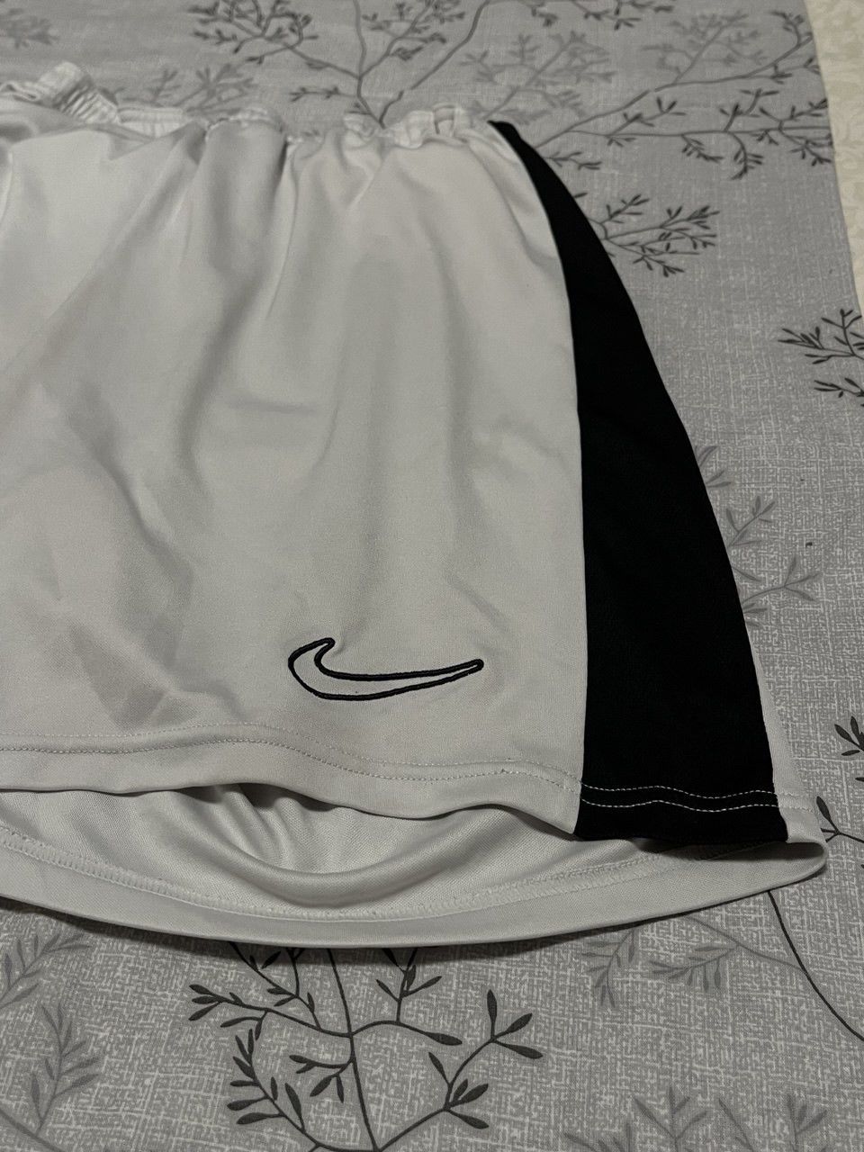 Nike Vintage Nike Track Shorts y2k Swoosh Travis Scott Size XL Size US 36 / EU 52 - 6 Thumbnail