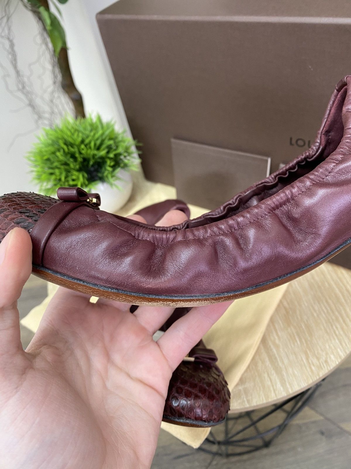 Louis Vuitton Vintage Louis Vuitton Maroon Leather Reptile Ballet Flats Size US 9 / IT 39 - 13 Thumbnail