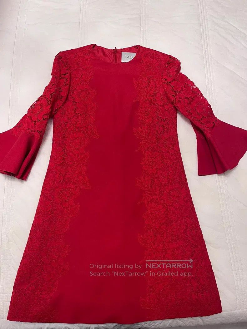 Valentino Valentino Dress with ruffle sleeves Size M / US 6-8 / IT 42-44 - 1 Thumbnail