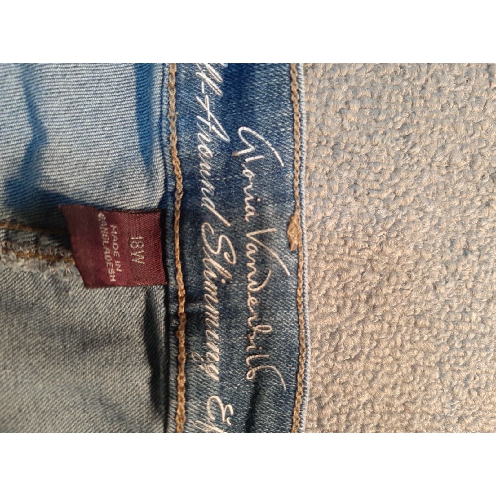 Gloria Vanderbilt Gloria Vanderbilt Jeans Women 38x27 Beige Straight Size 38x27 Beige Womens Jeans Size 26" / US 2 / IT 38 - 5 Thumbnail