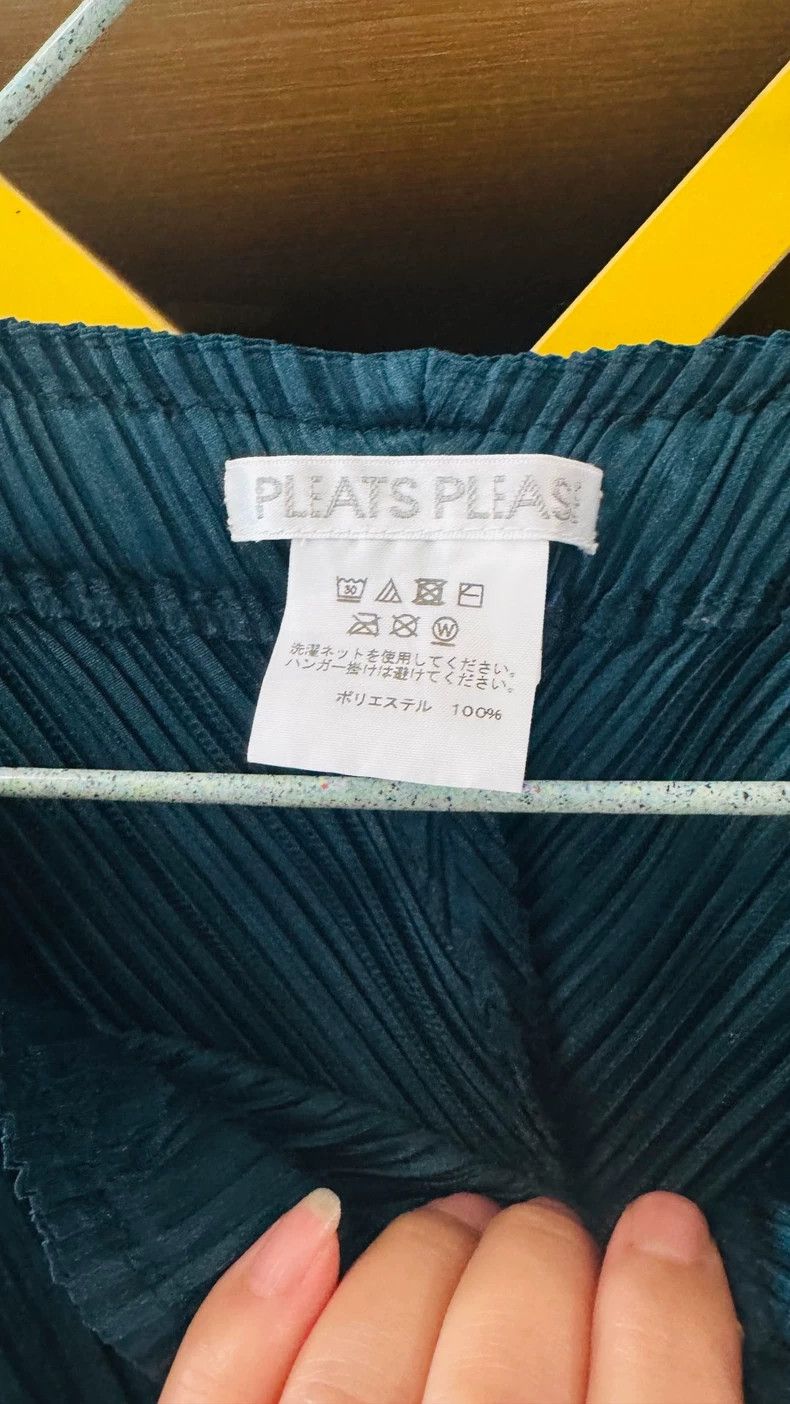Issey Miyake Issey Miyake size:3 Dark green pleated skirt Size 31" - 2 Thumbnail