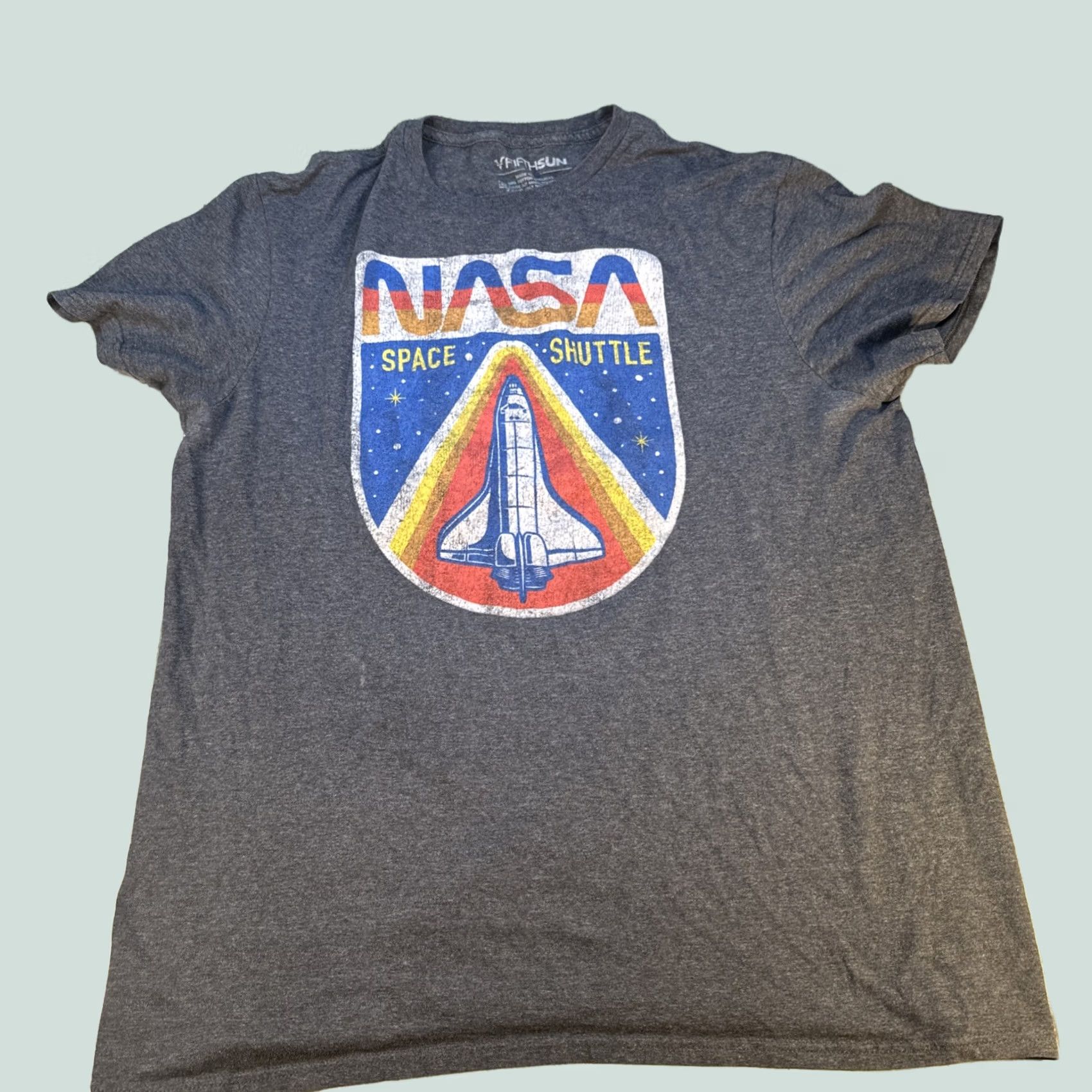 Vintage NASA Space Shuttle Logo T-Shirt Men's L Gray Space Fifth Sun Graphic Crew Neck Short Sleeve Size US L / EU 52-54 / 3 - 1 Thumbnail