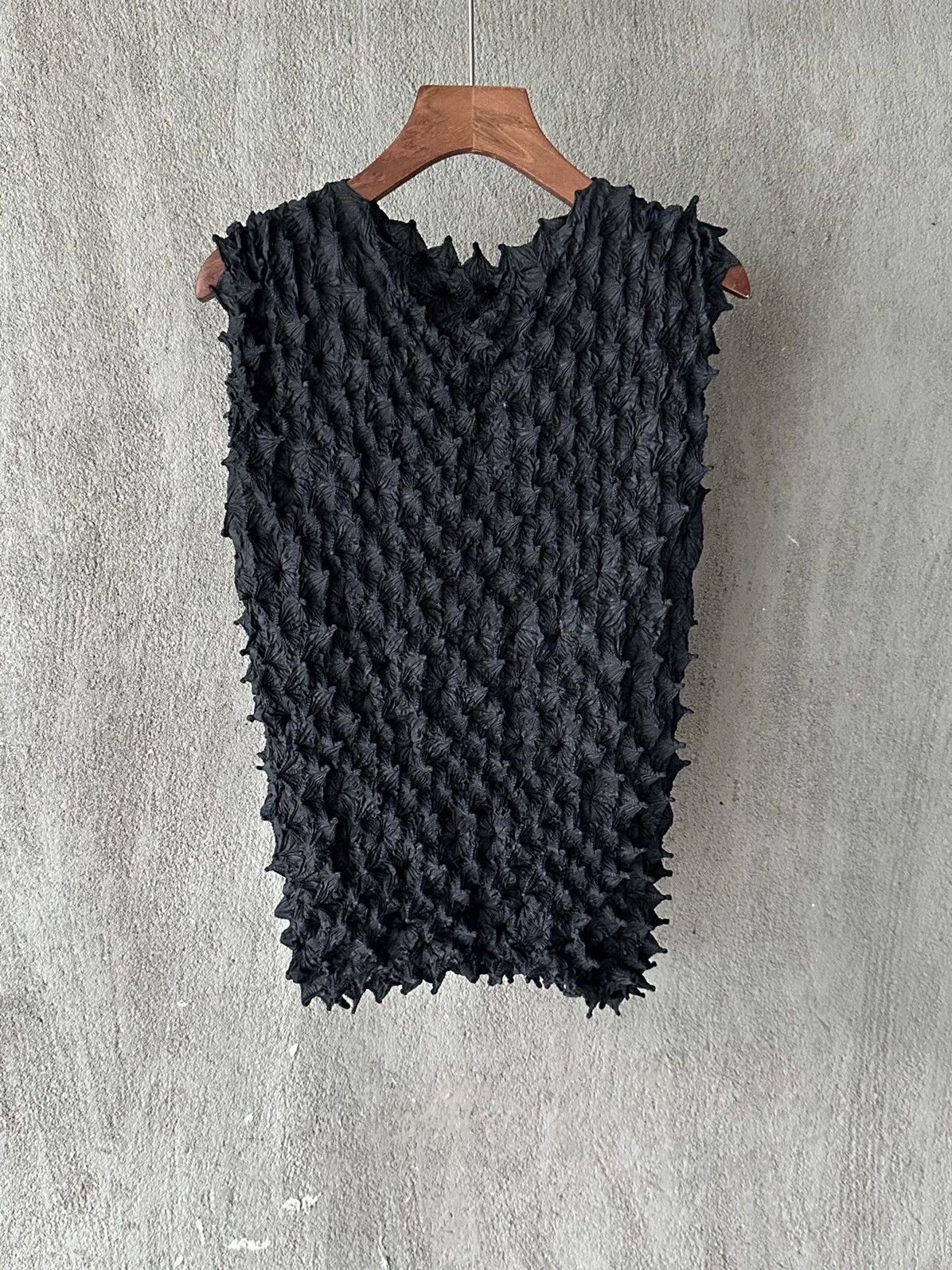 Issey Miyake Black spiky urchin top Size M / US 6-8 / IT 42-44 - 1 Thumbnail