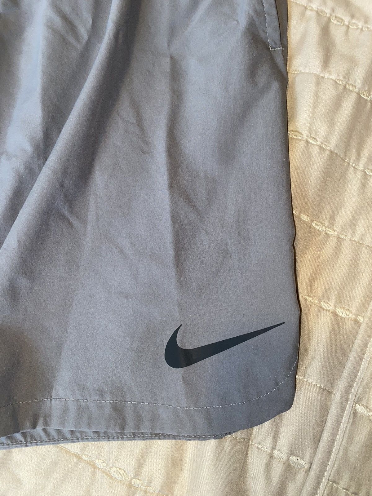 Nike Nike Dri-Fit Shorts (size small) Size US 30 / EU 46 - 2 Thumbnail