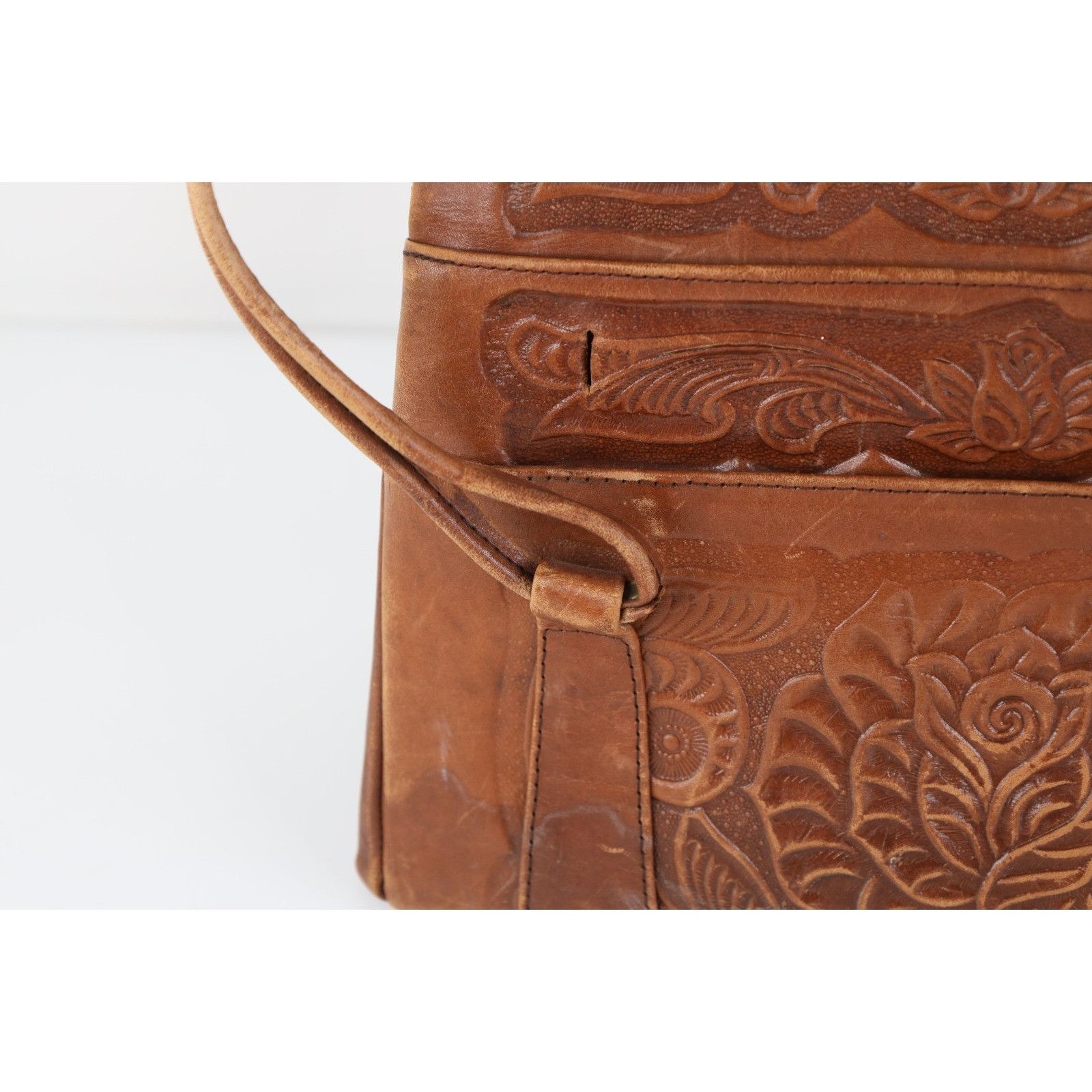 Vintage Vintage 60s 70s Boho Chic Hand Tooled Leather Flower Purse Size ONE SIZE - 3 Thumbnail