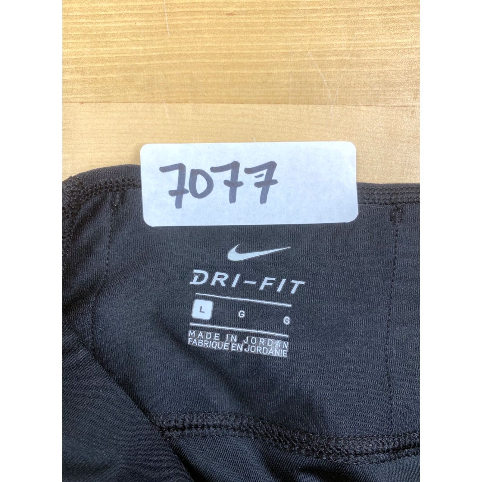 Nike Nike Dri-FIT Capri Leggings Women L Black Gym Training Size 36" / US 14 / IT 50 - 2 Thumbnail