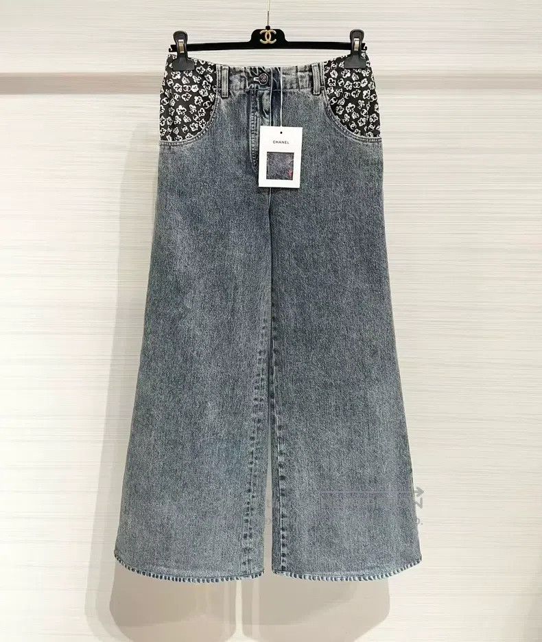 Chanel Chanel 25B Broken Flower Stitching Jeans Size 24" / US 00 / IT 34 - 1 Thumbnail