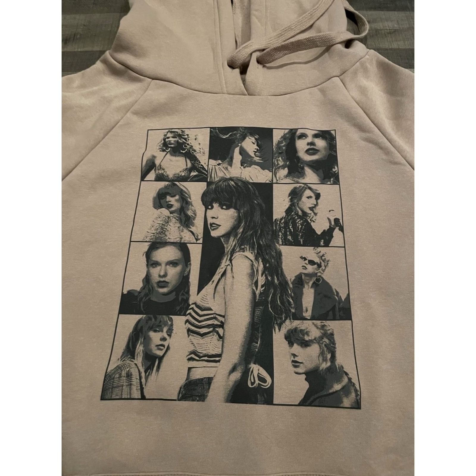 Vintage Taylor Swift Hoodie Unisex Adults 4XL Beige Pullover Fleece Oversized Eras Tour Sweatshirt Shirt Size XXL / US 16-18 / IT 52-54 - 3 Thumbnail