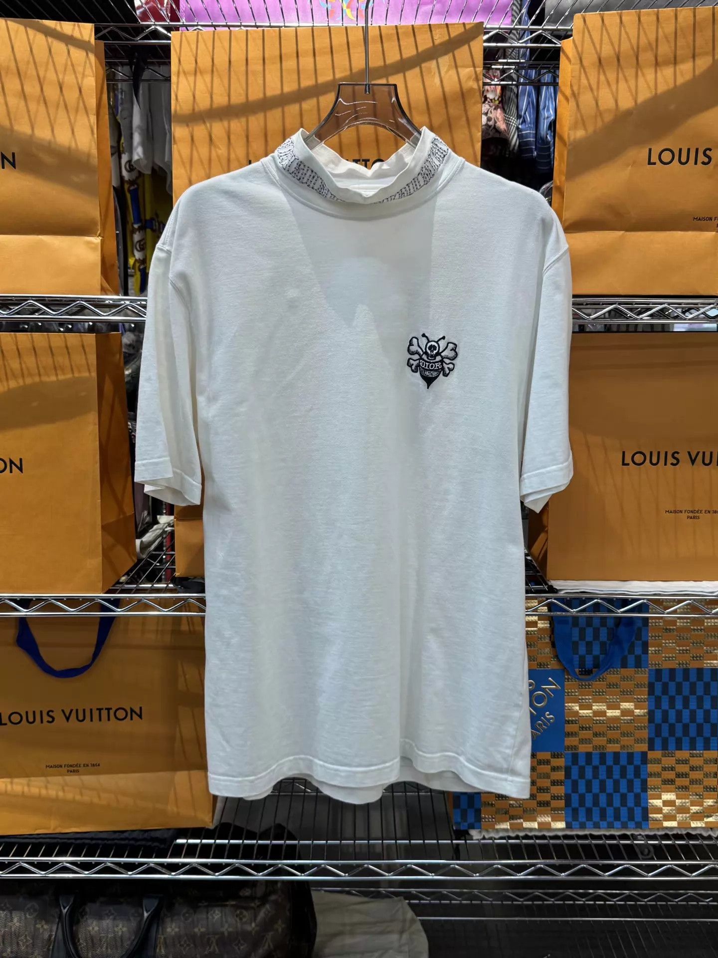 Dior Dior X Stussy Embroidered Bee White SS TEE M Size US M / EU 48-50 / 2 - 1 Thumbnail