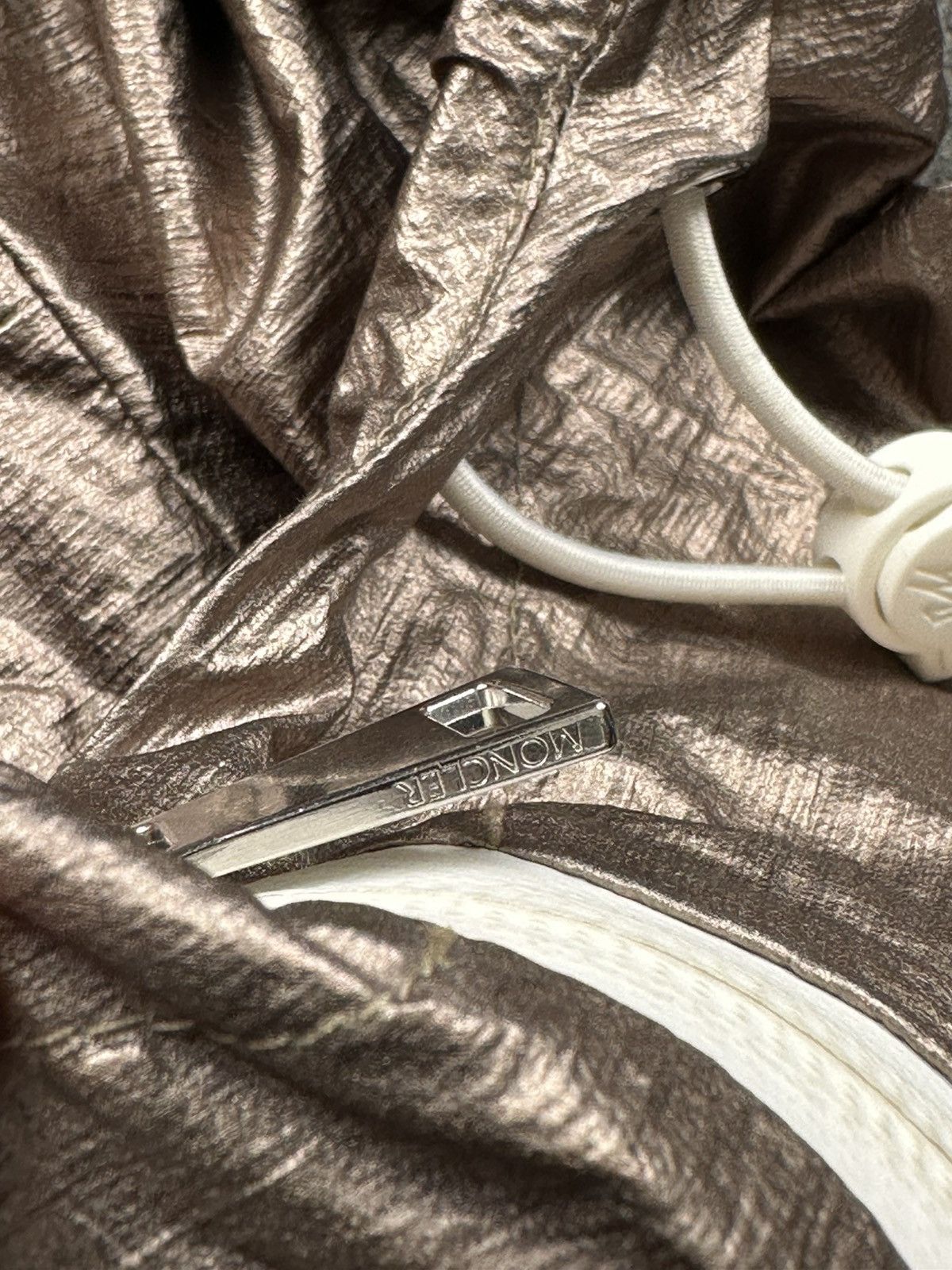 Moncler Moncler - Eschamali Giubbotto - Hooded Metallic Jacket Size M / US 6-8 / IT 42-44 - 8 Thumbnail