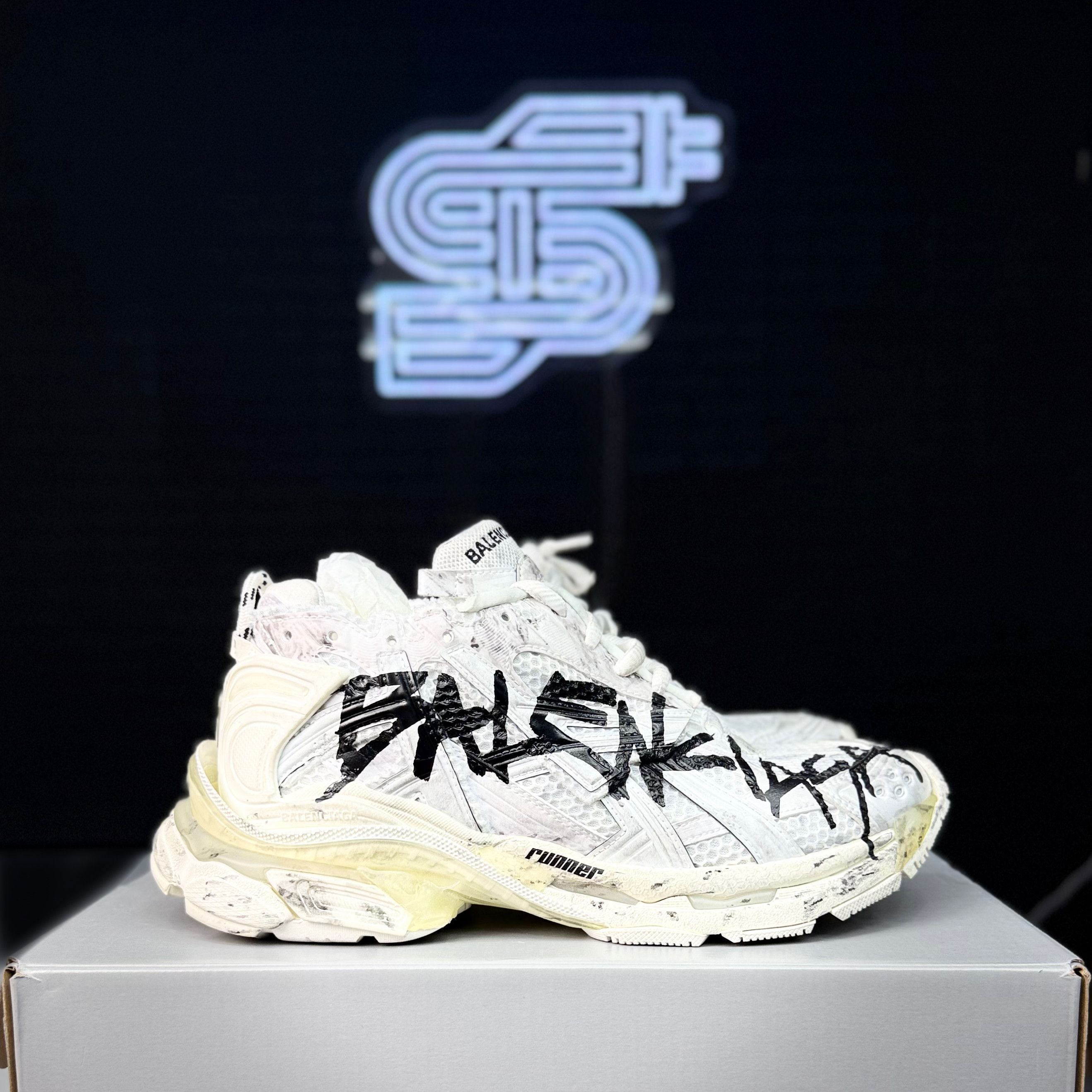 Balenciaga Balenciaga Runner White Graffiti Size US 7 / EU 40 - 2 Thumbnail