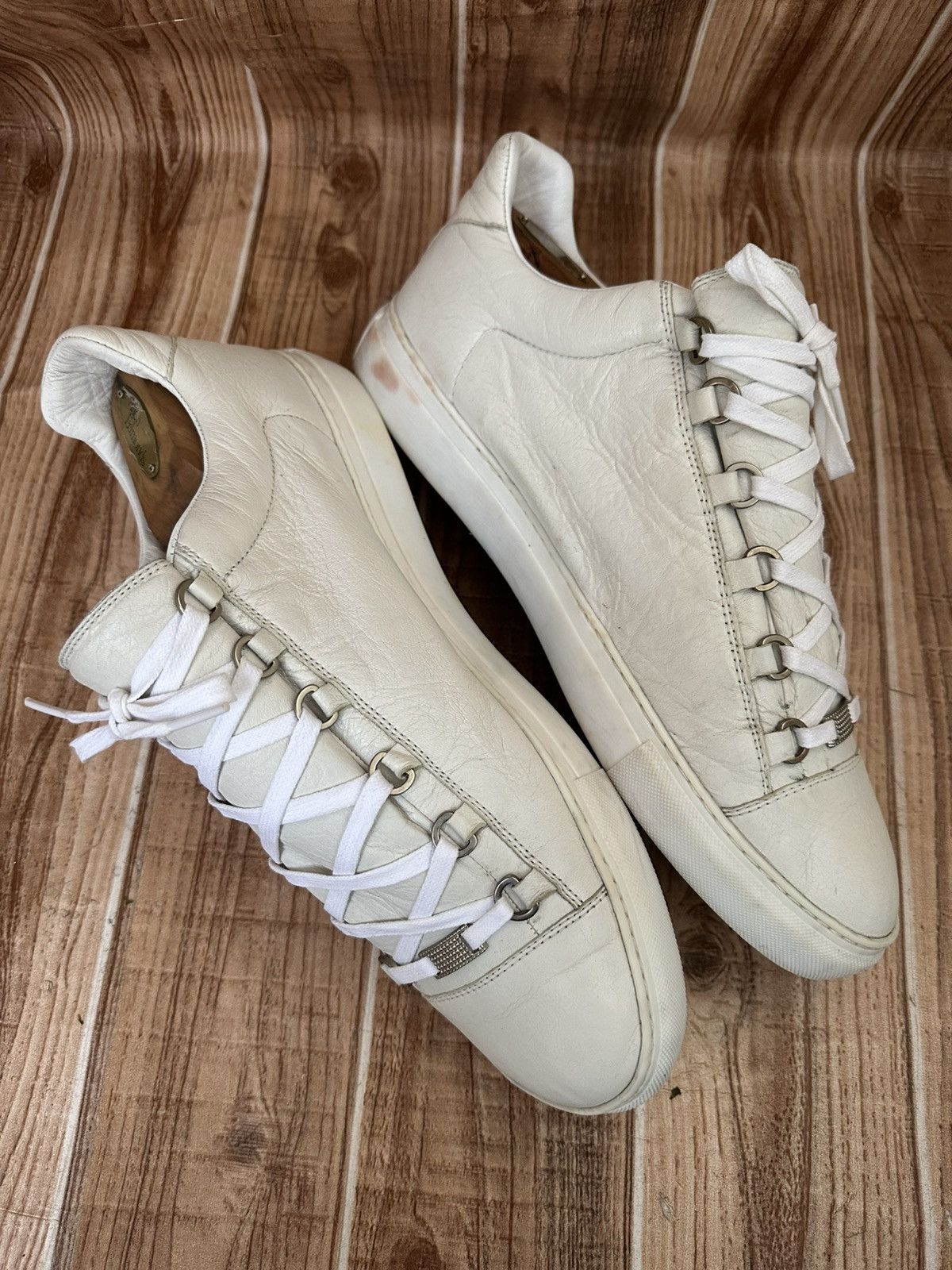 Balenciaga Balenciaga Arena Cracked White Leather Lowtop Sneaks Size US 13 / EU 46 - 5 Thumbnail