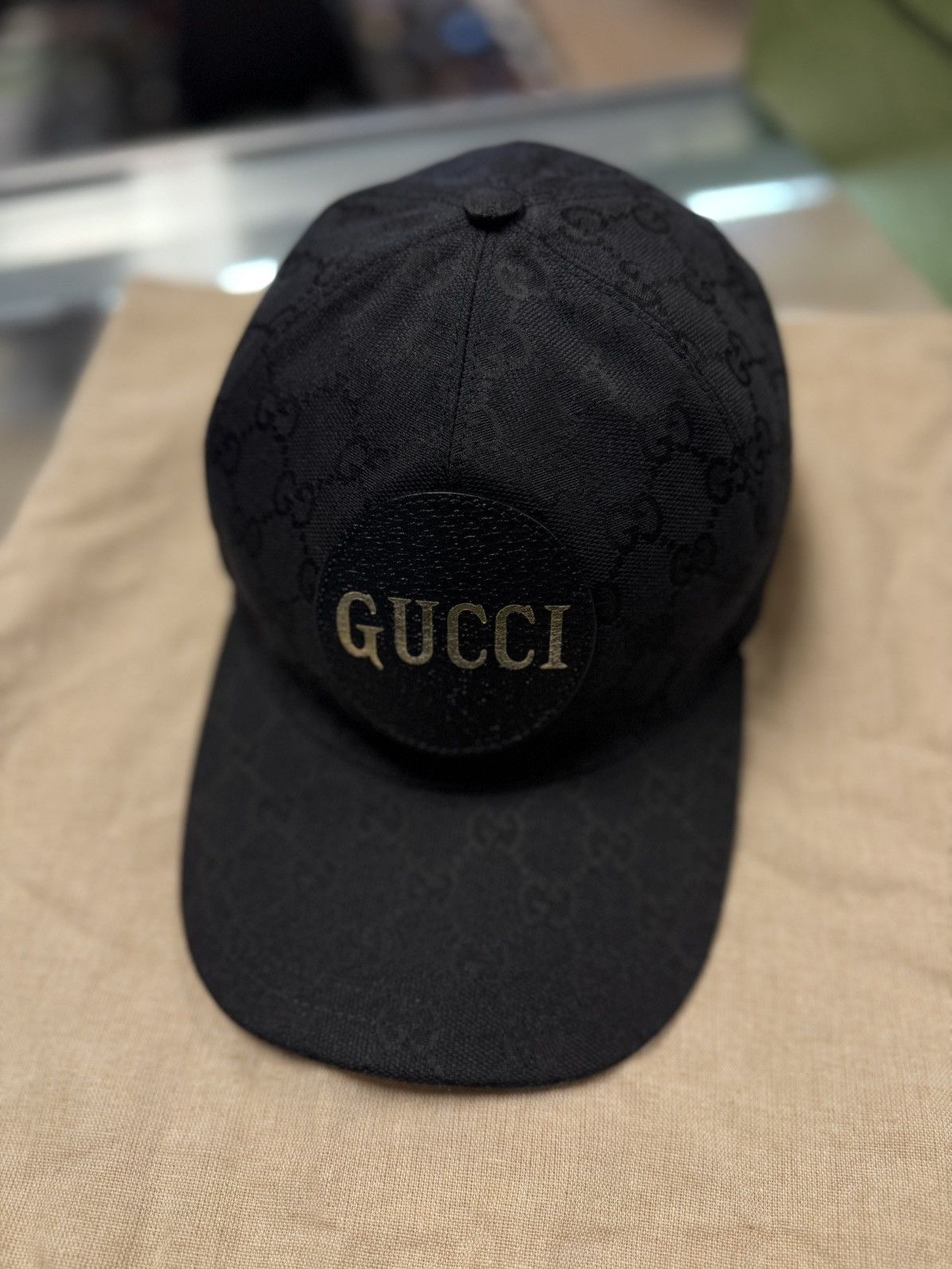 Gucci Gucci Black Logo Hat 100% Authentic Clean 🧼 Size ONE SIZE - 2 Thumbnail