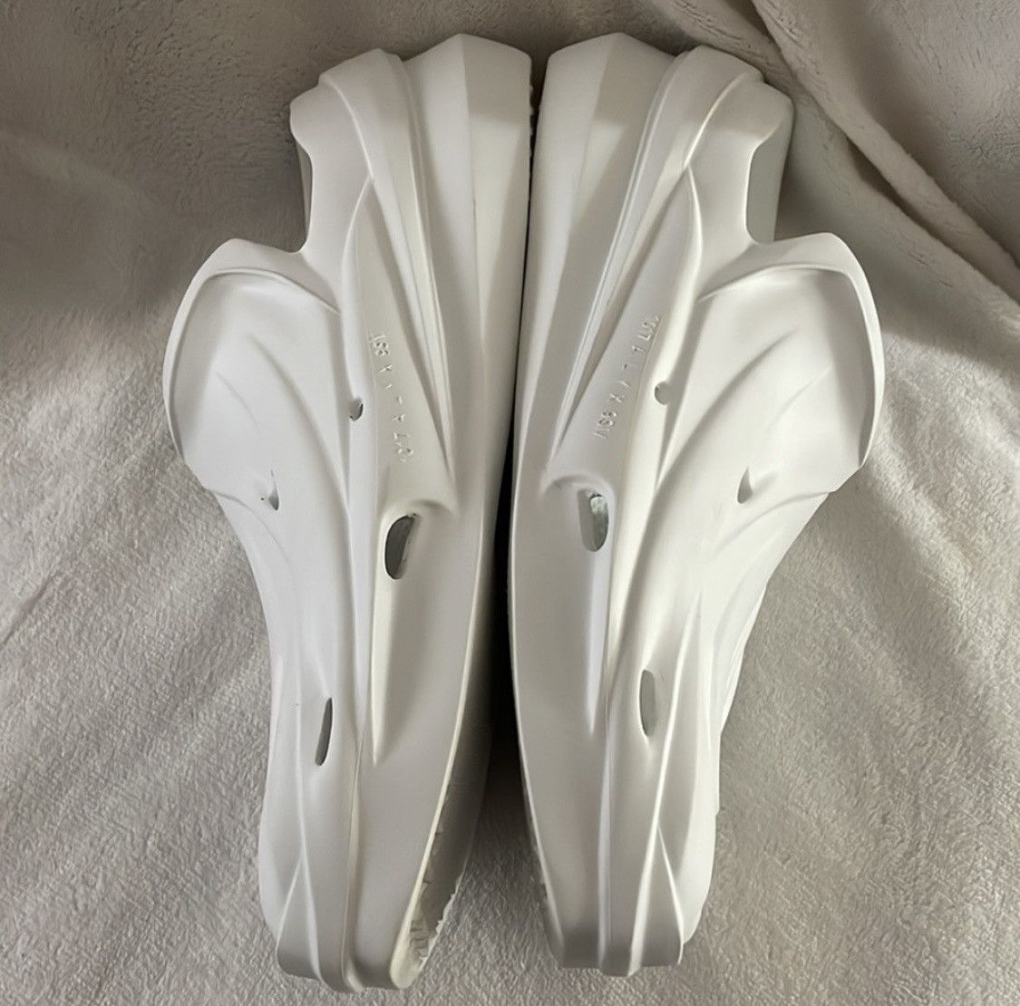 1017 ALYX 9SM Alyx white slip-ons Size US 12 / EU 45 - 8 Thumbnail