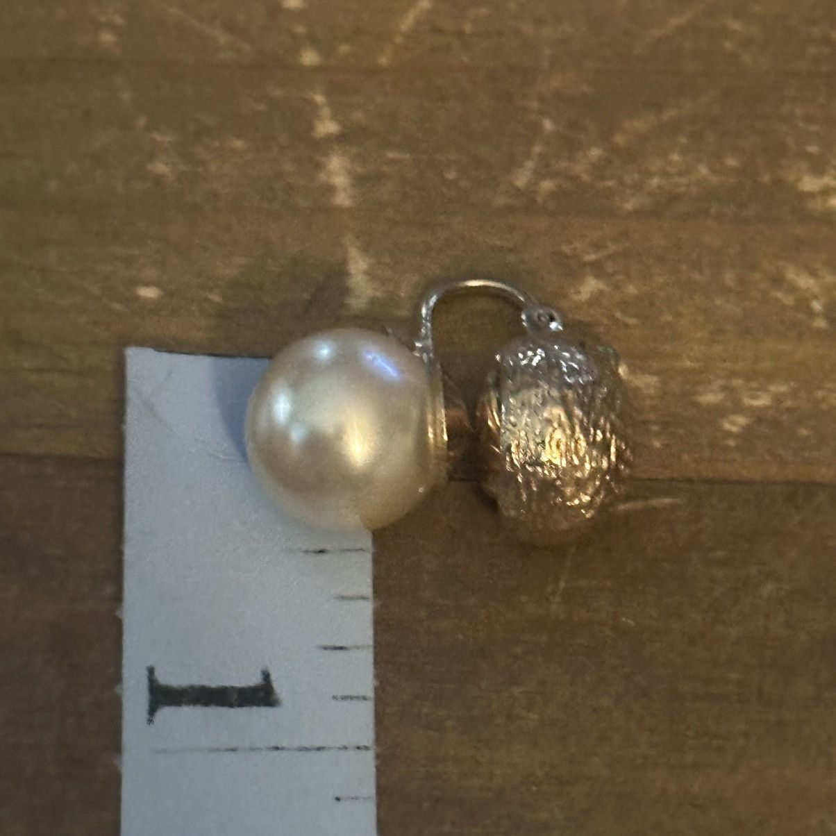Vintage Vintage reversible pearl/gold textured ball clip on earring Size ONE SIZE - 3 Thumbnail