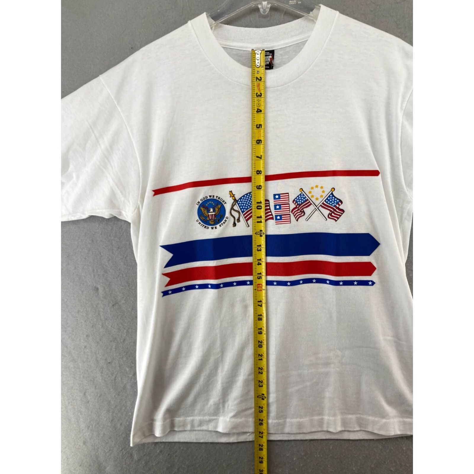 Vintage VINTAGE Screen Stars Best Mens TShirt XL White USA MADE Graphic Print Crew Neck Short Sleeve Cotton Polyester Jersey Patriotic 90s Flag USA Mens Size US XL / EU 56 / 4 - 3 Thumbnail