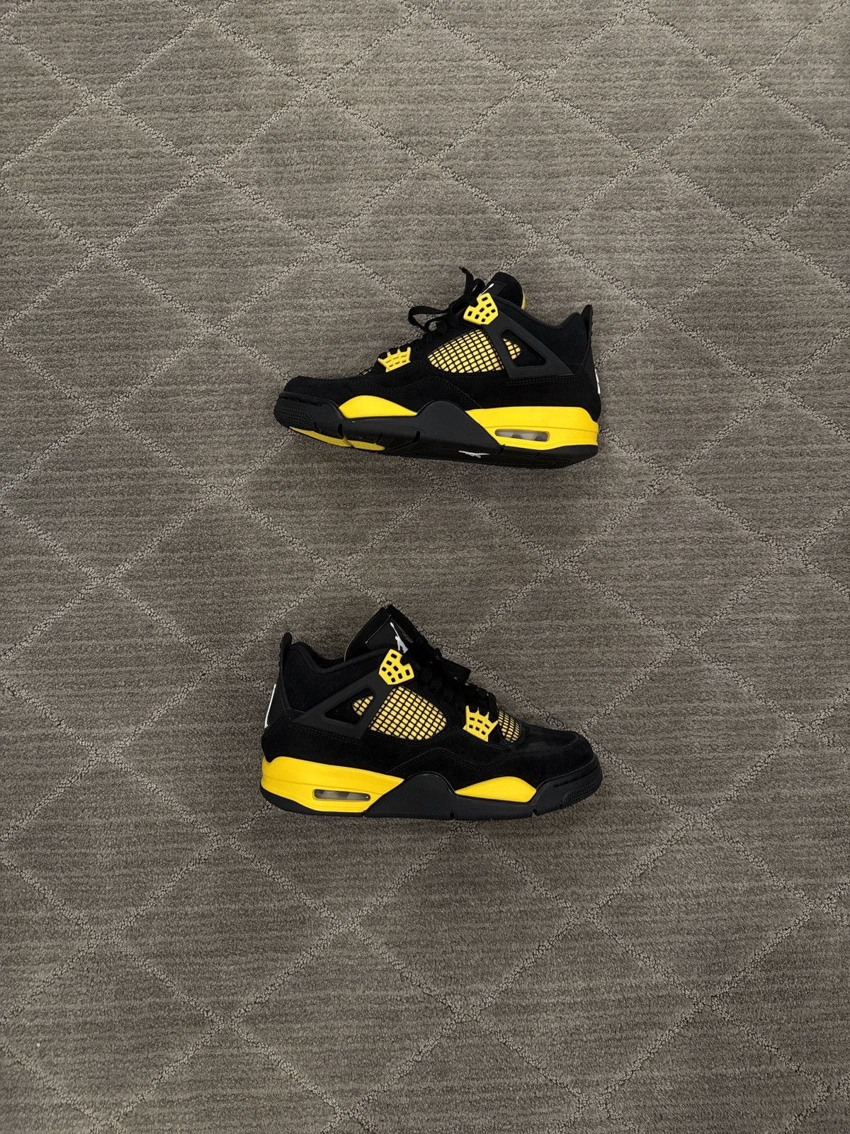 Nike Jordan Retro 4 Thunder Colorway Size US 8 / EU 41 - 2 Thumbnail