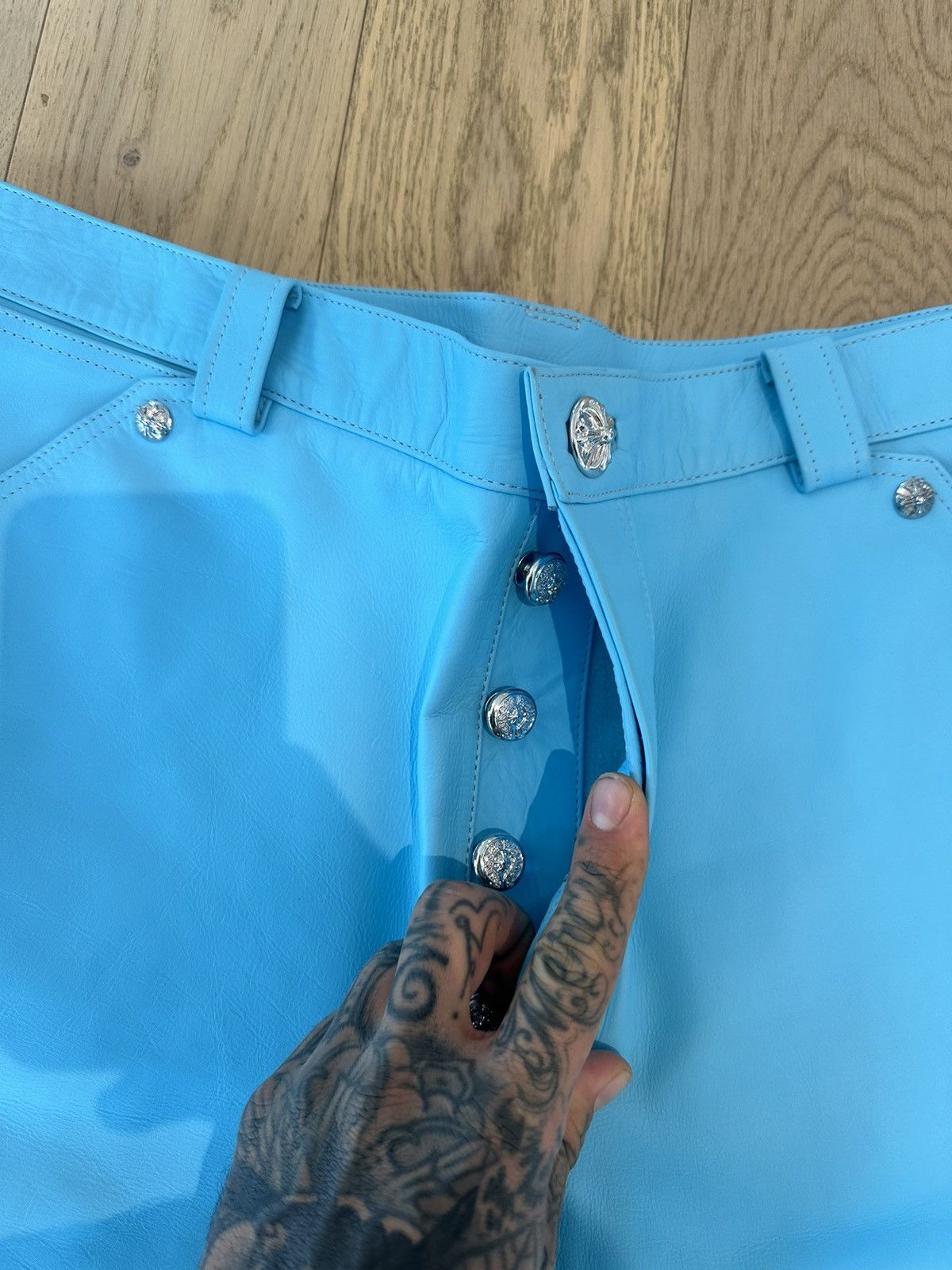 Chrome Hearts CHROME HEARTS NEW TURQUOISE LEATHER SHORTS 36 38 XXXL Size US 36 / EU 52 - 4 Thumbnail