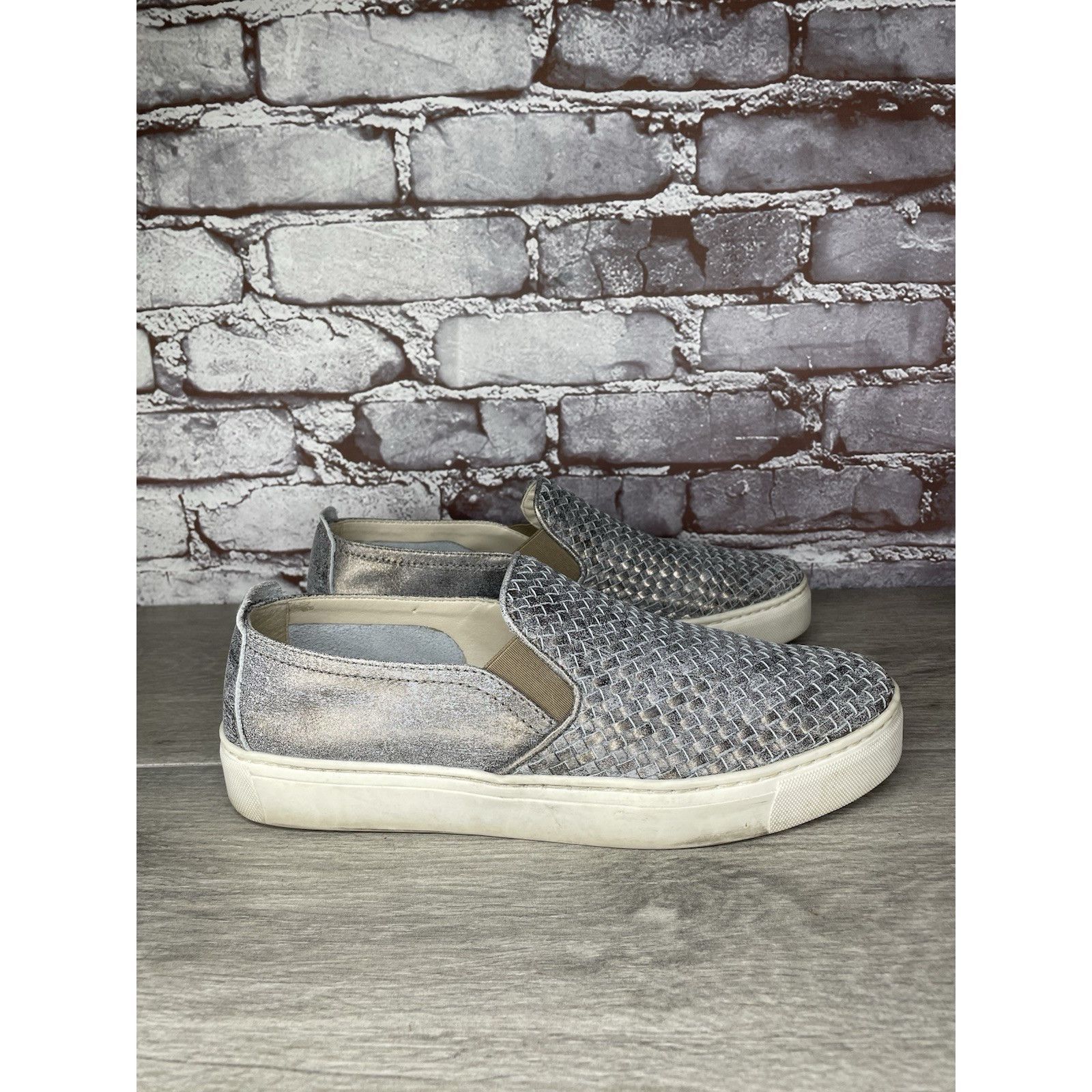 A-Flex The Flexx Silver Leather Shimmer Weaves Woven Sneakers Women Size US 11 / IT 41 - 12 Thumbnail