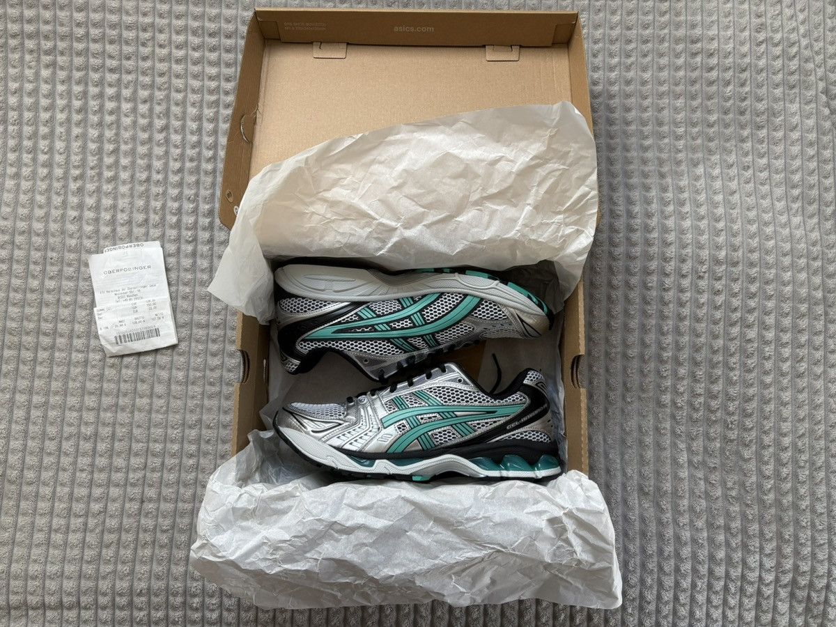 Asics x Temptation Vacation