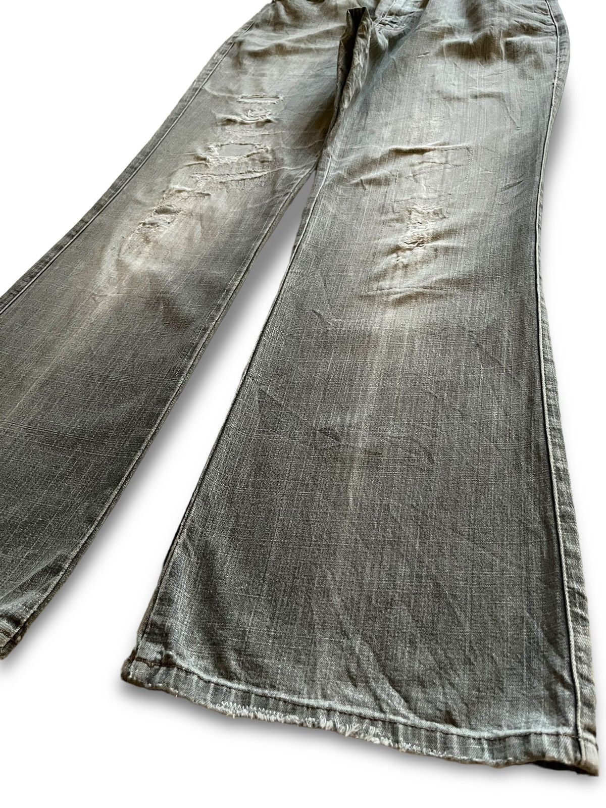 Japanese Brand Vintage Japanese Brand Distressed Grey Flare Jeans Size US 29 - 7 Thumbnail