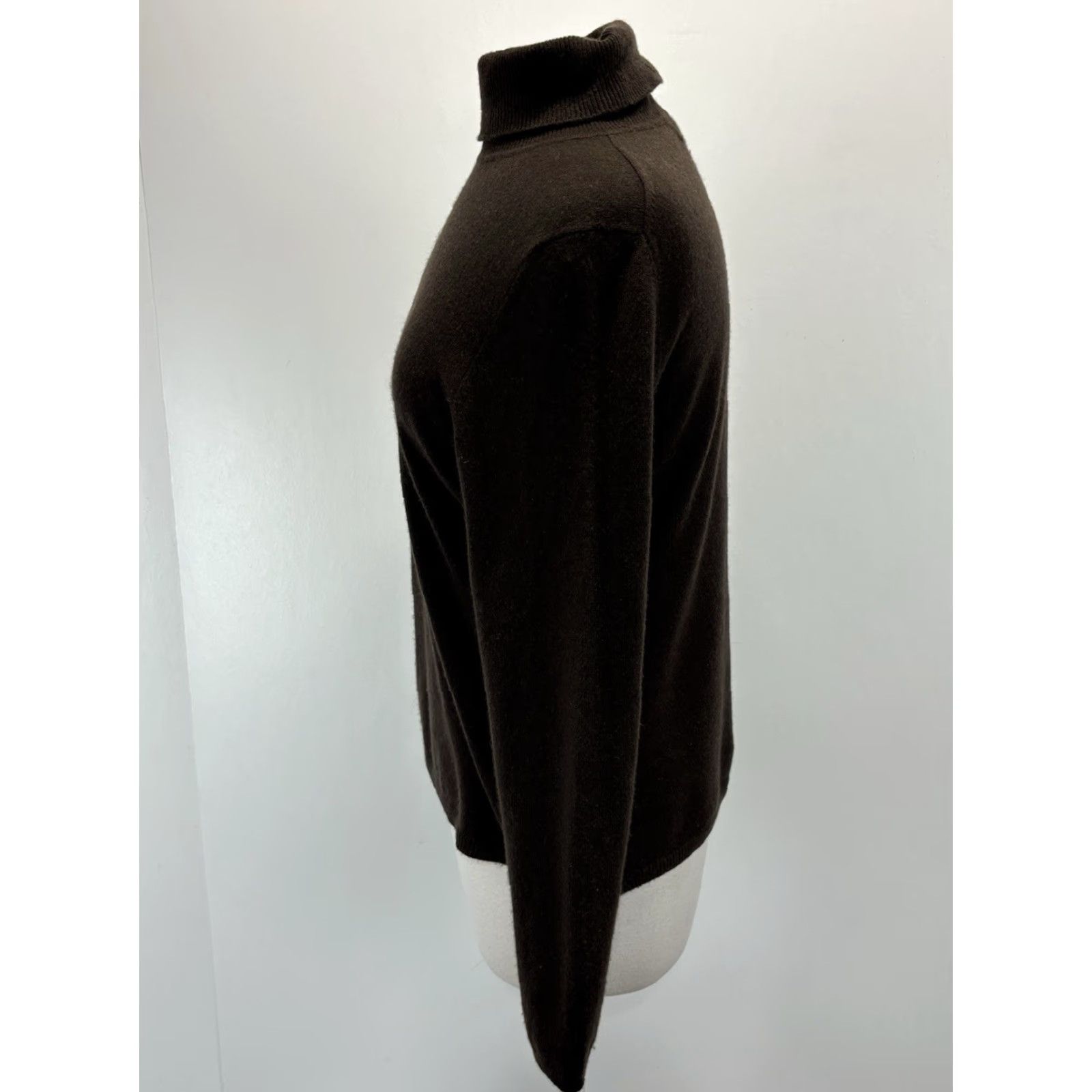 Charter Club Charter Club 100% Cashmere Turtleneck Sweater Women’s Large Chocolate Brown Pullover Long Sleeve Solid Knit Classic Preppy Old Money Mens/Womens? Size L / US 10 / IT 46 - 2 Thumbnail