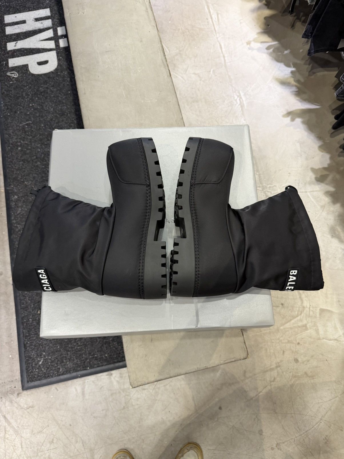 Balenciaga Balenciaga Alaska Low Boot Black Size US 10 / EU 43 - 9 Thumbnail