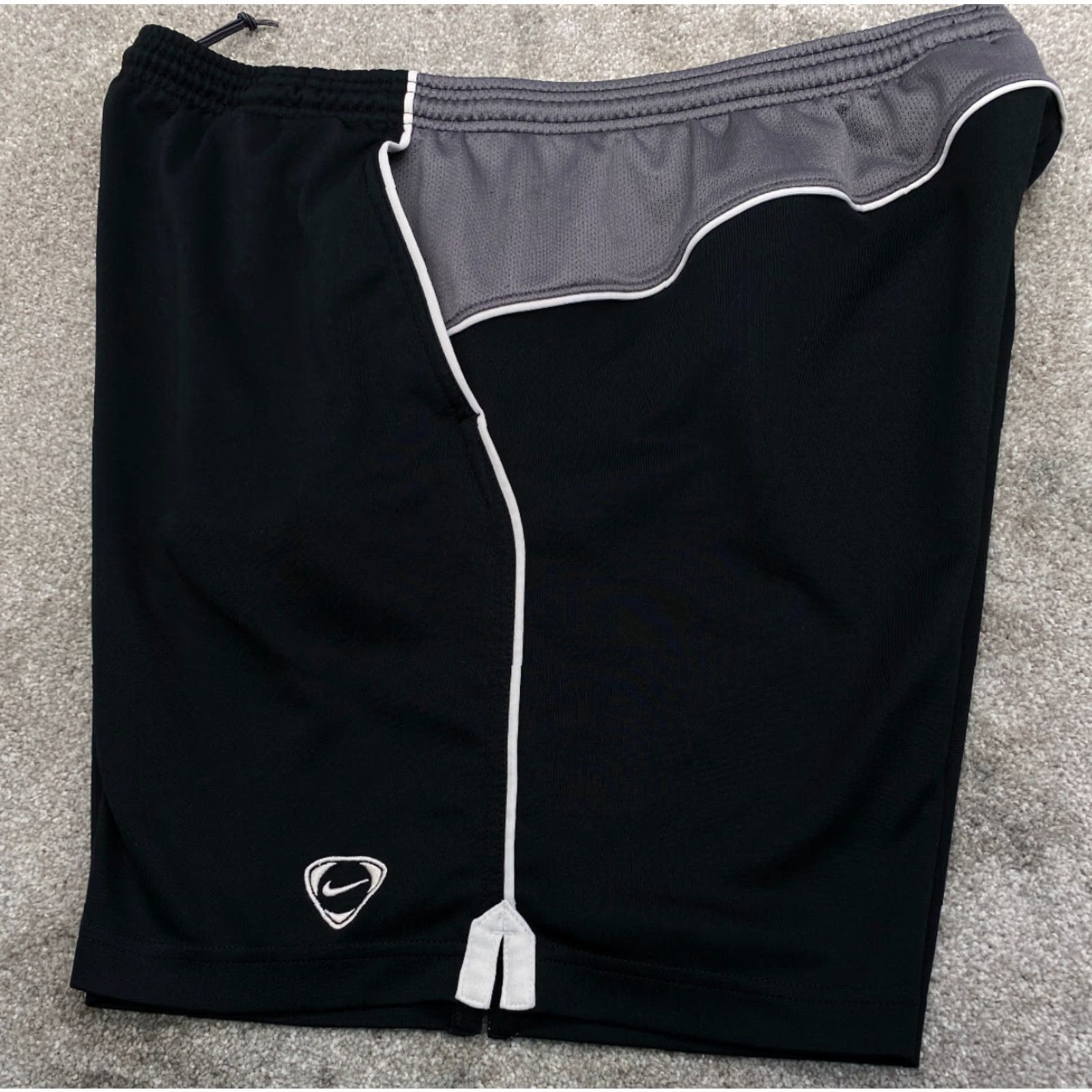Nike Nike Shorts Men's L Black Gray Pockets Drawstring Elastic Waist Athletic Athleticwear 6559 Size US 34 / EU 50 - 4 Thumbnail