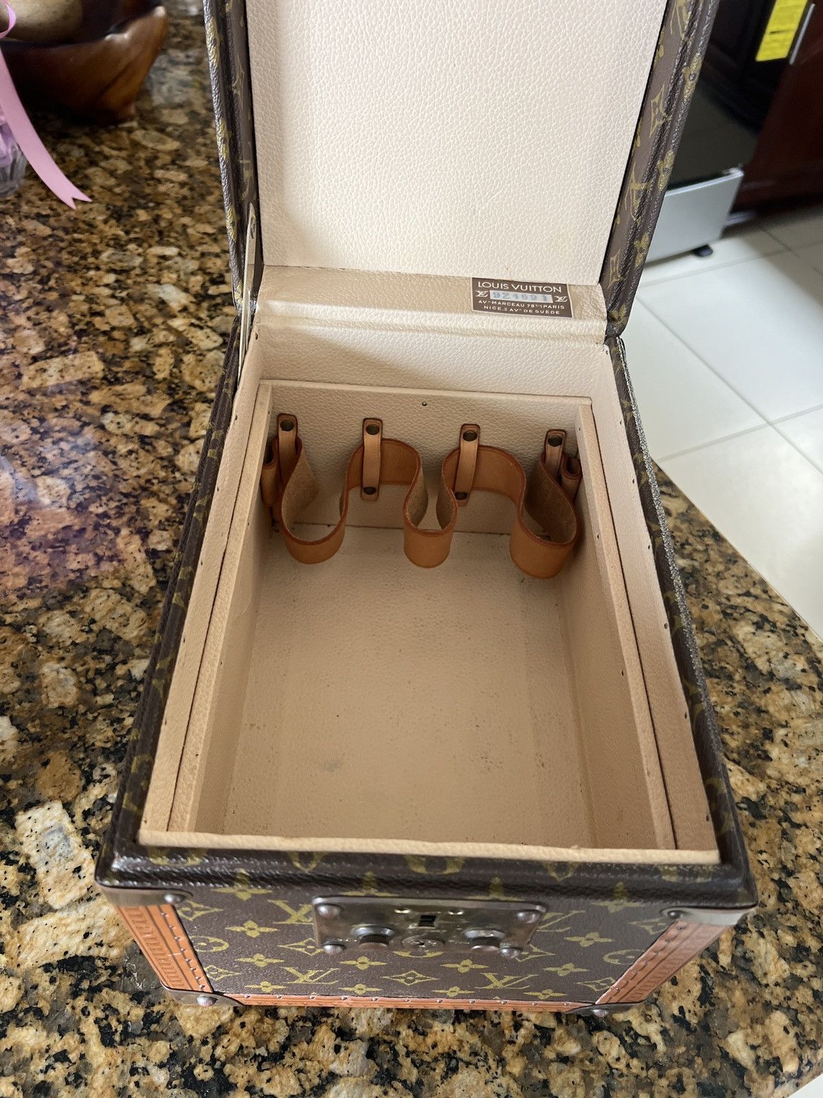 Louis Vuitton Monogram m21828 boite-flacons cosmétics box Size ONE SIZE - 3 Thumbnail