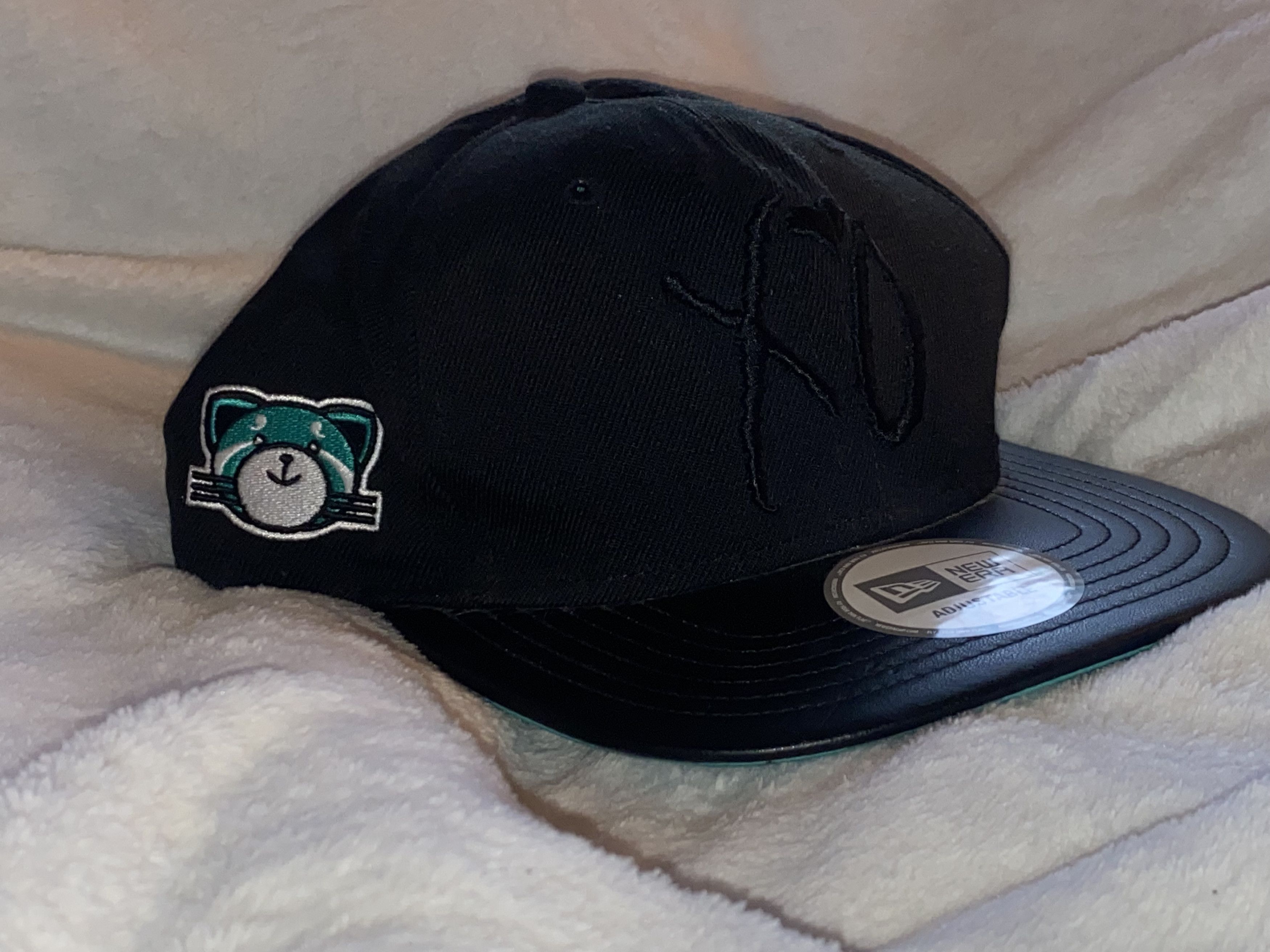 new era x kiss land the weeknd