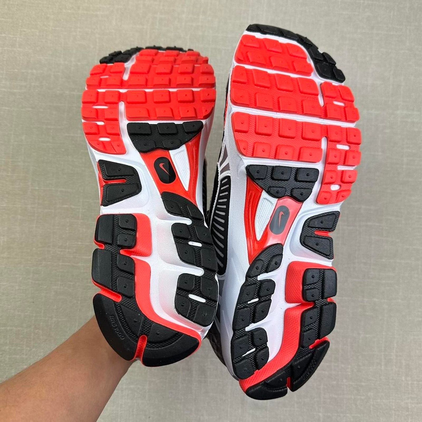Nike Nike Zoom Vomero 5 "Bright Crimson" 10W Size US 10 / IT 40 - 6 Thumbnail