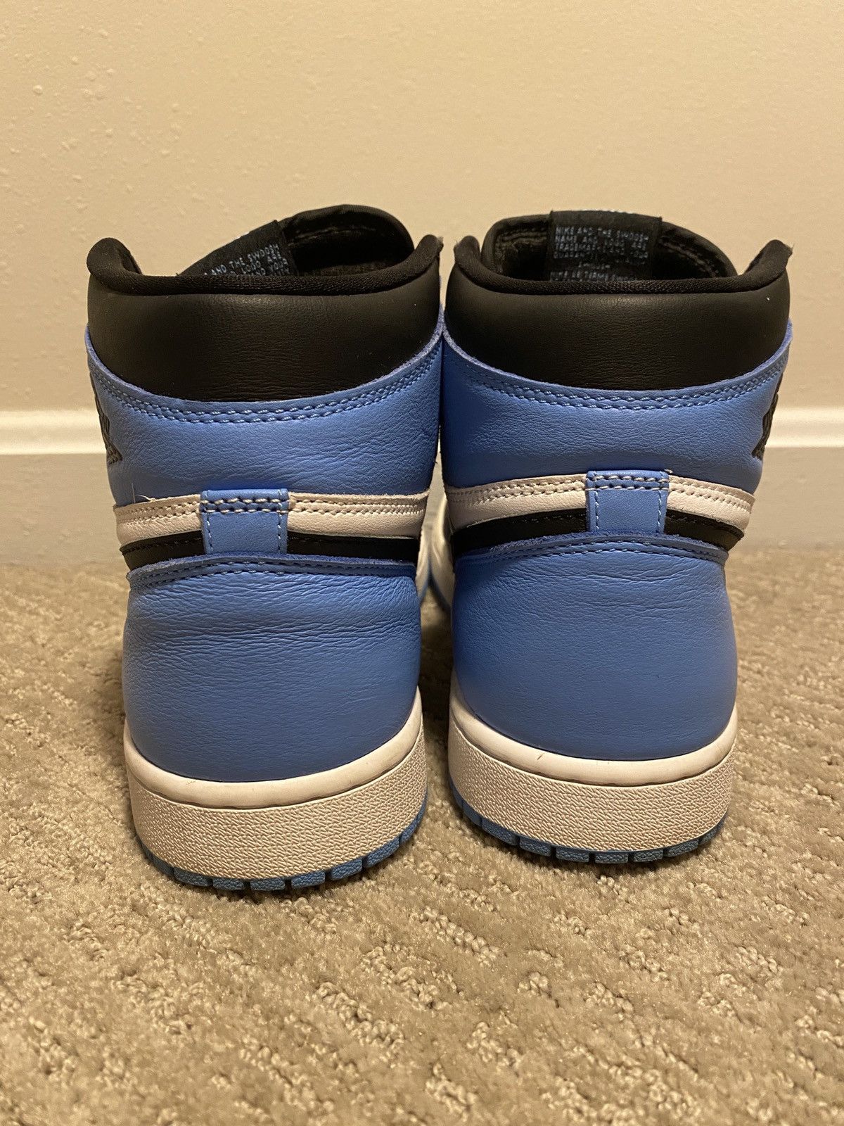 Jordan Brand × Nike Air Jordan 1 Retro High OG UNC Toe Size US 9.5 / EU 42-43 - 5 Thumbnail