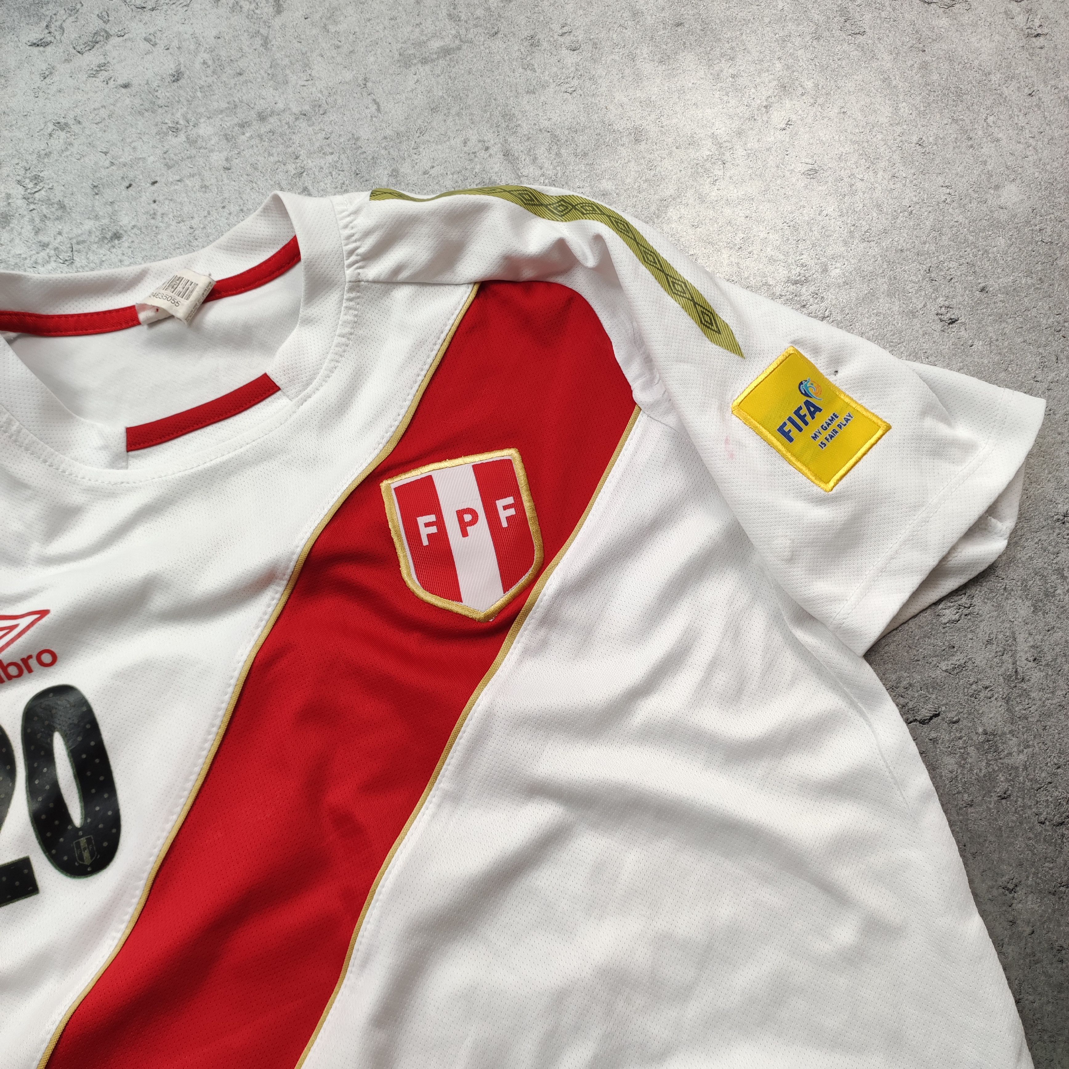 Vintage FIFA World Cap 2018 Peru #20 Flores Home Football Jersey Size US S / EU 44-46 / 1 - 5 Thumbnail