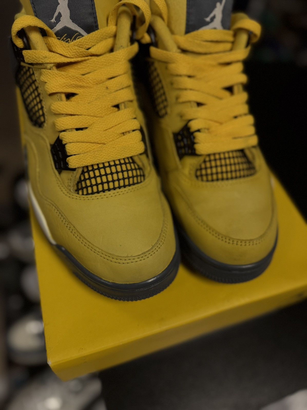 Jordan Brand × Nike Jordan 4 Lightning Size 9 W Box 🧼 (CT8527-700) Size US 9 / EU 42 - 13 Thumbnail