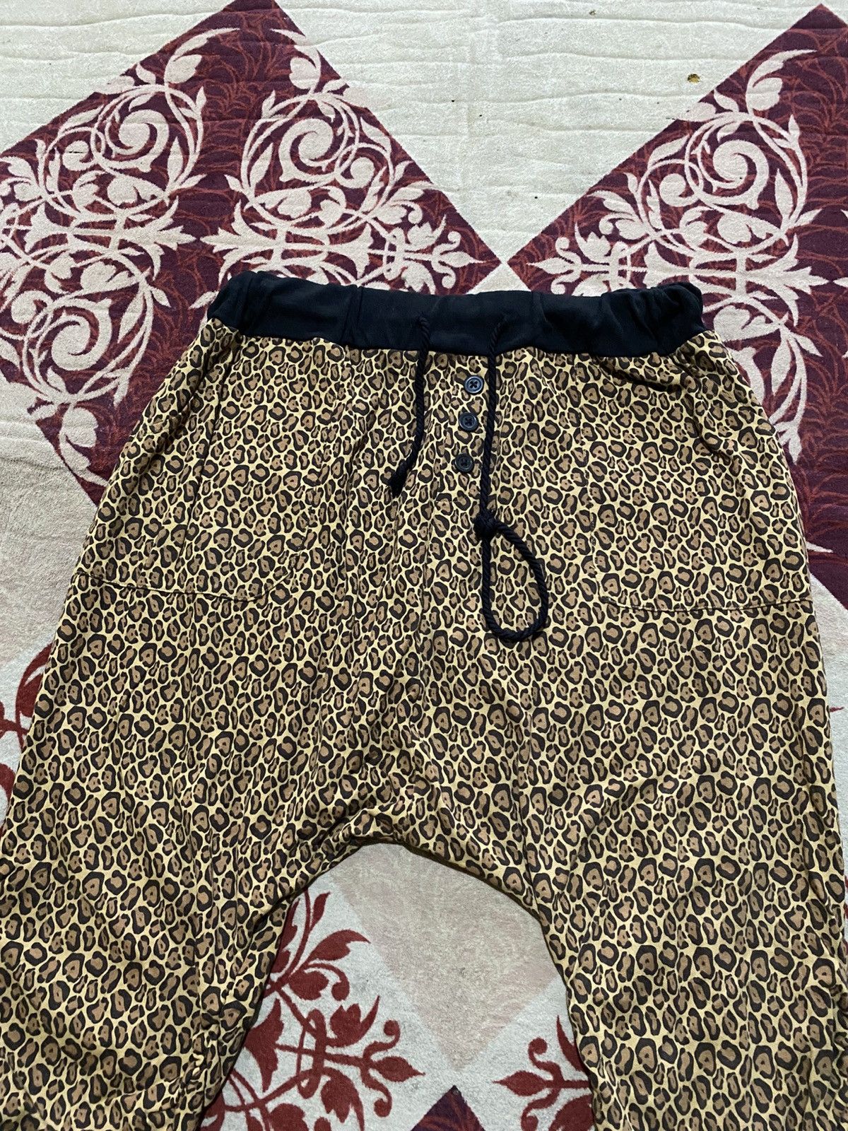 Japanese Brand 2000s Slippin And Slidin Drop Crotch Leopard Pants Size US 33 - 3 Thumbnail
