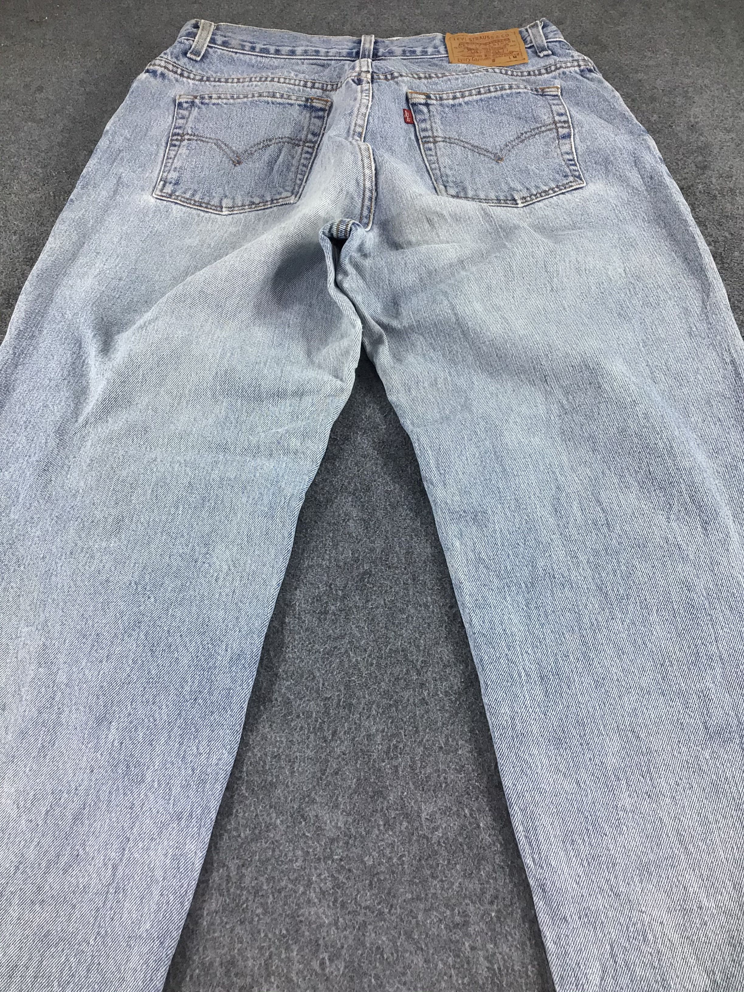 Levi's Vintage Levis 550 Jeans Faded Blue Denim -J580 Size US 34 / EU 50 - 4 Thumbnail