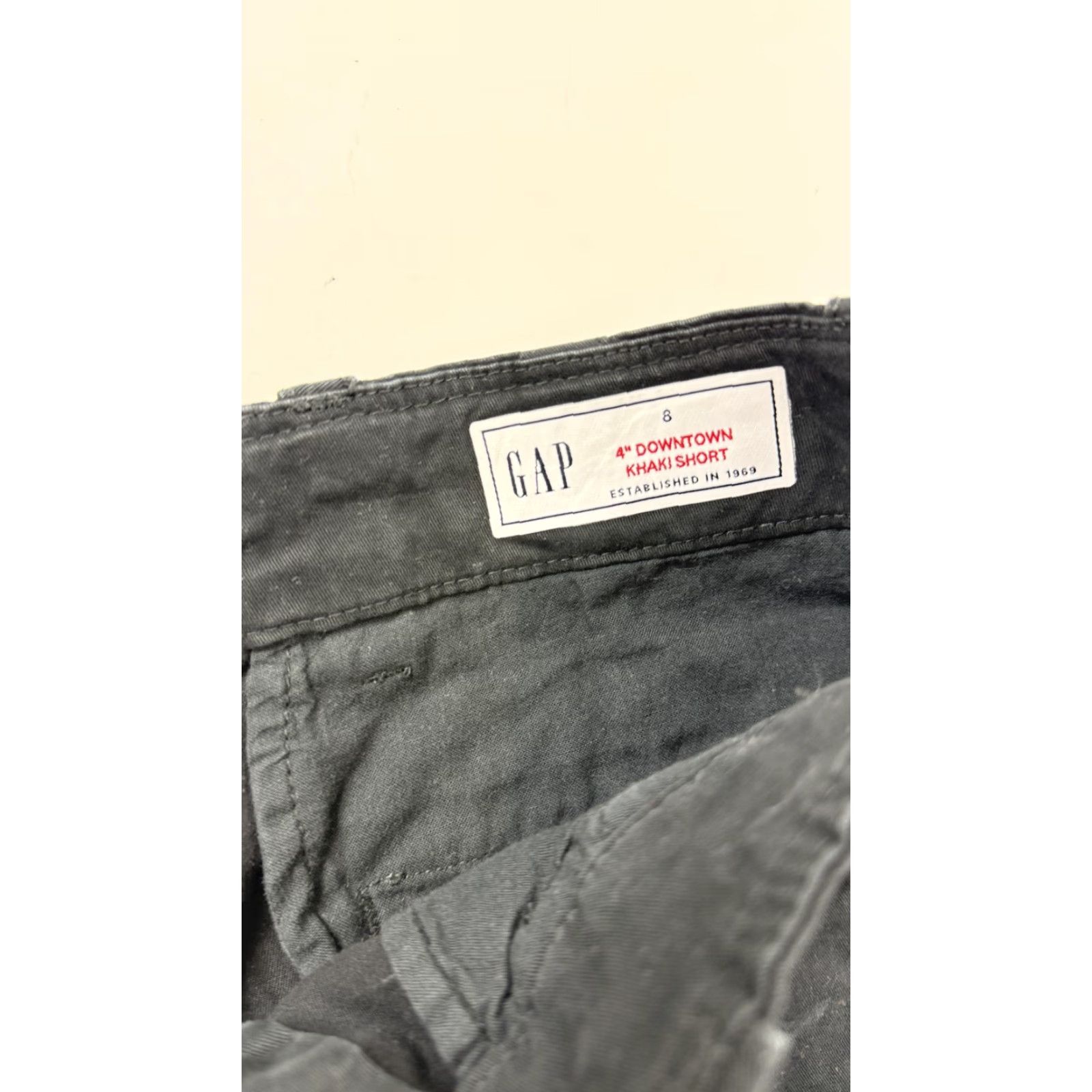 Gap GAP Shorts Women's 4 Inch Downtown Chino Black Size 8 Adult Regular Waist 32 Inseam 4 in Garment Dyed Casual Size 30" / US 8 / IT 44 - 2 Thumbnail