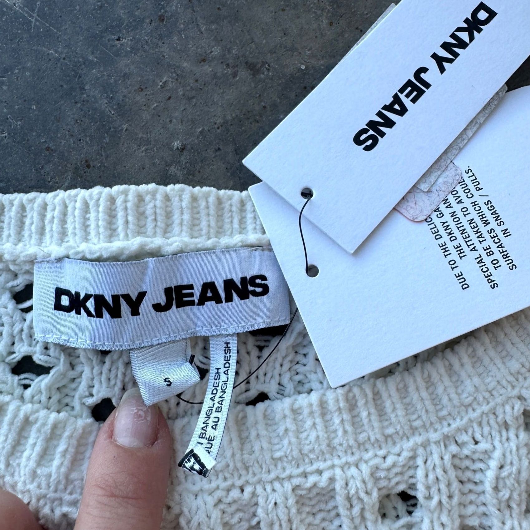 DKNY DKNY Jeans Ruffle Trim Beige Knit Sweater Chenille Pointelle Women's Small NWT Crew Neck Open-Knit Flutter Sleeve Casual Pullover All Seasons Size S / US 4 / IT 40 - 3 Thumbnail