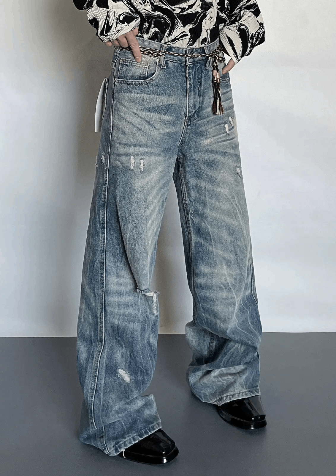 image of Avant Garde Retro Washed Fade Distressed Jeans Pants in Blue, Men's (Size 33)