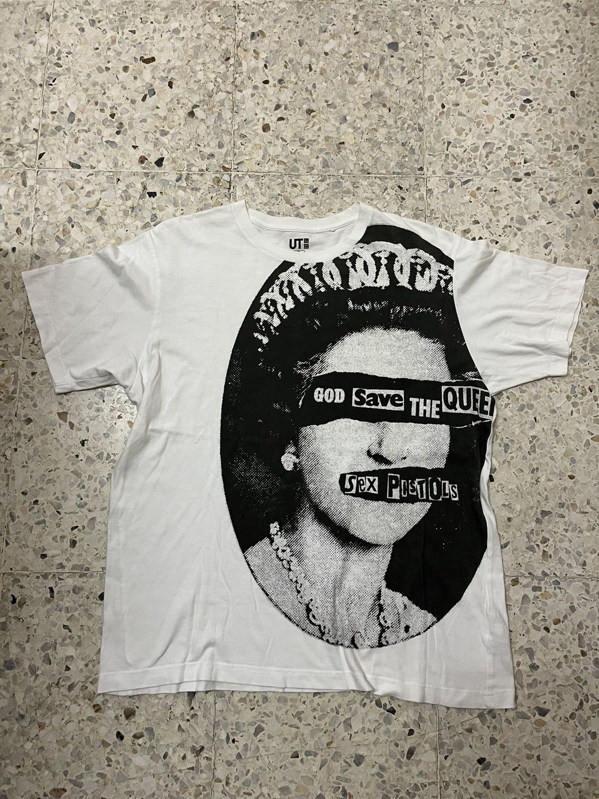 Band Tees Sex Pistols X uniqlo Size US XL / EU 56 / 4 - 1 Thumbnail