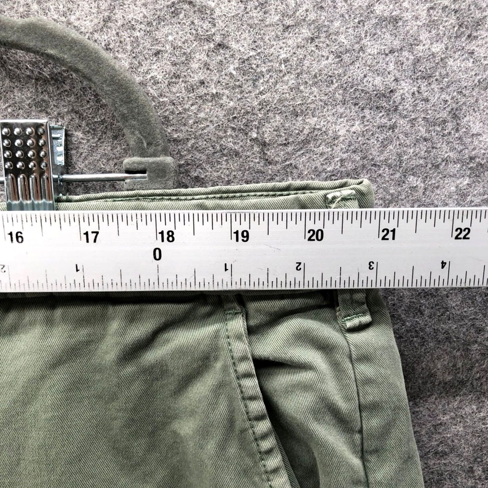Gap VINTAGE Gap 8'' Chino Shorts Mens 40 Spring Leaf Green Flat Front Stretch Pants Shorts Chino Casual Mens 40 Green Size US 40 / EU 56 - 4 Thumbnail