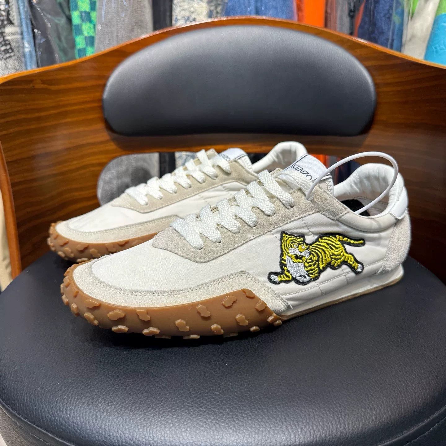 Kenzo Kenzo Tiger Embroidered White Lowtop Sneakers 42 Men Size US 9 / EU 42 - 1 Thumbnail