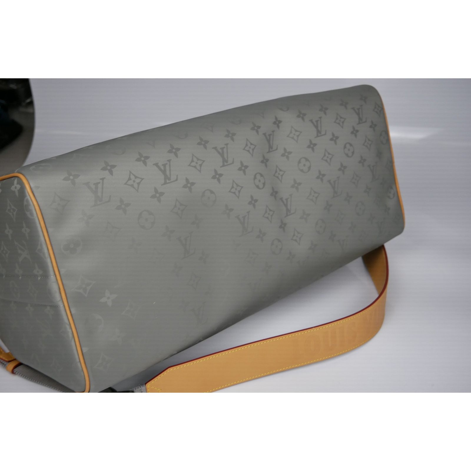 Louis Vuitton Louis Vuitton Titanium Keepall 50 Size ONE SIZE - 8 Thumbnail