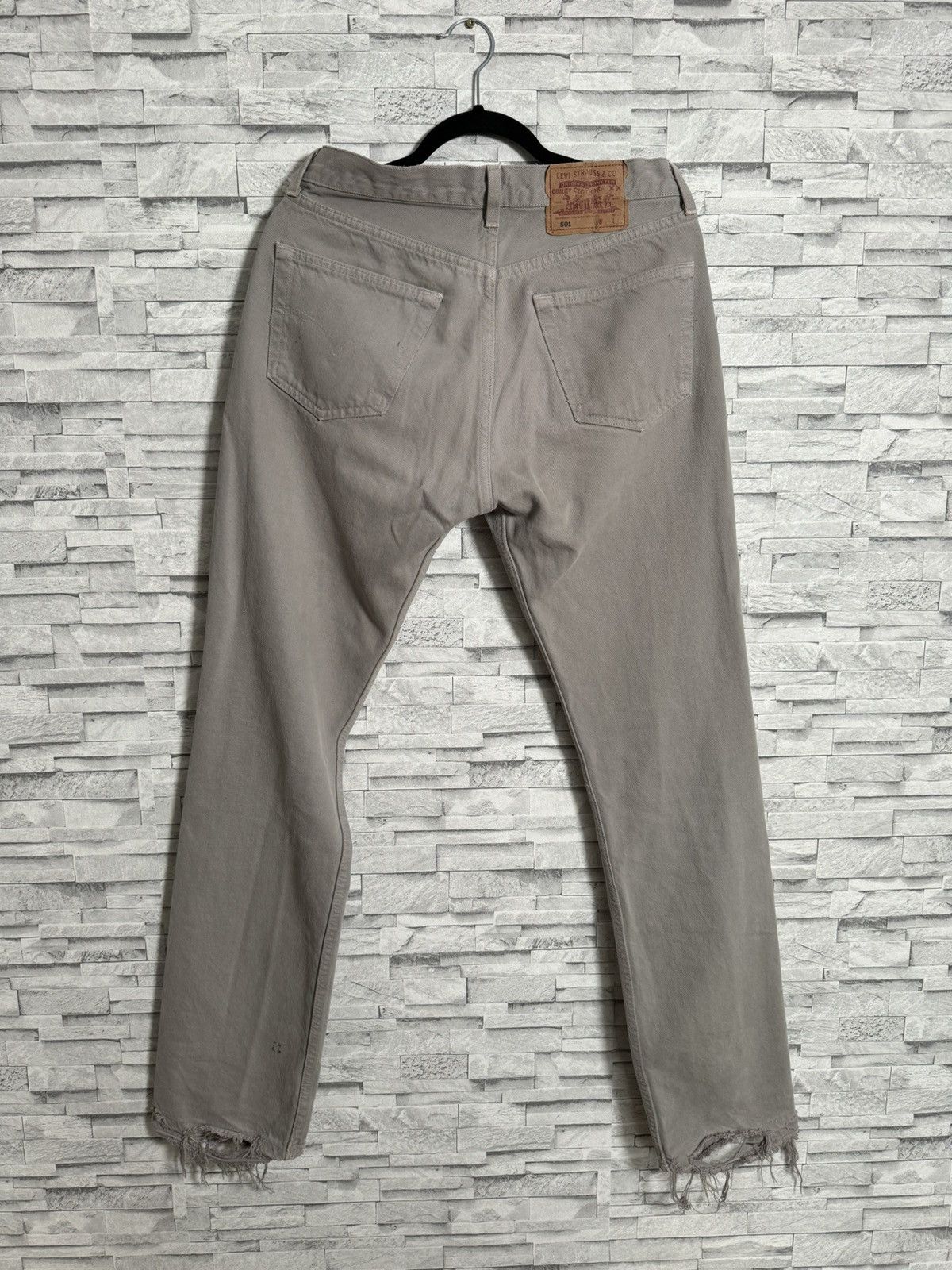 Levi's Vintage Levi’s 501 Distressed “Heel Bite” Jeans - 30x34 Size US 30 / EU 46 - 2 Thumbnail